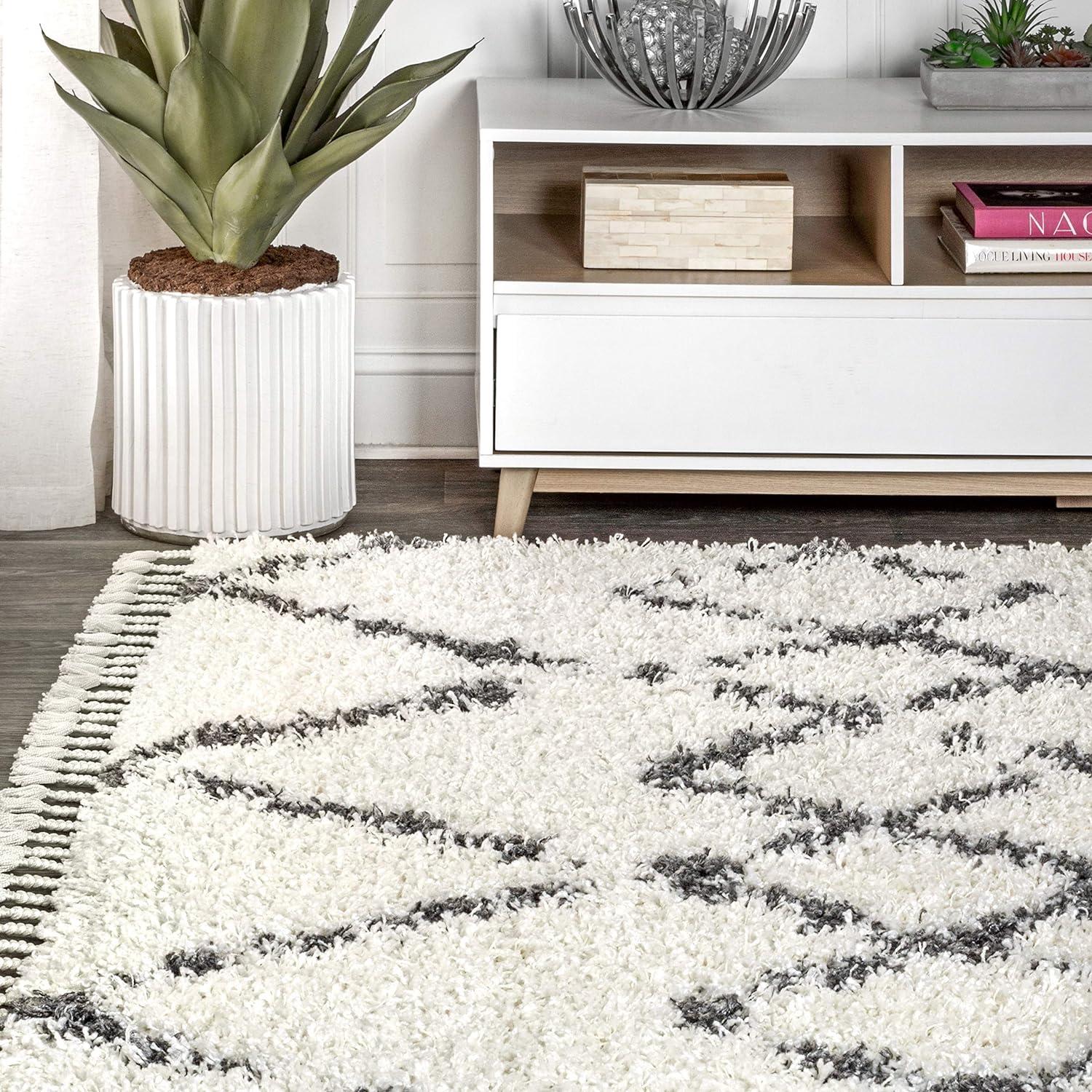 Cream/Grey Moroccan Tribal Geometric Trellis Shag Rug 8' x 10'