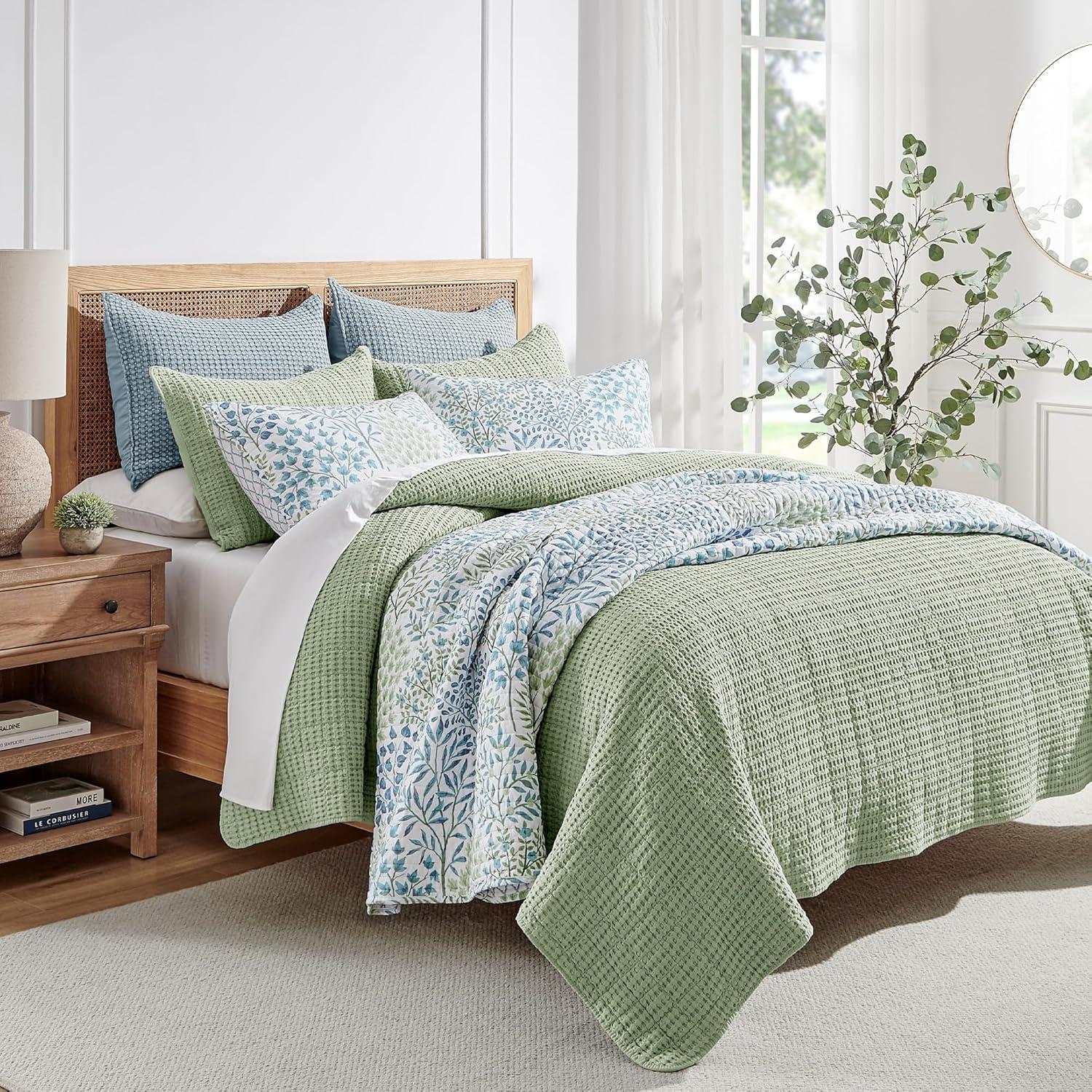 Mills Waffle Desert Sage Twin Quilt Set - Levtex Home