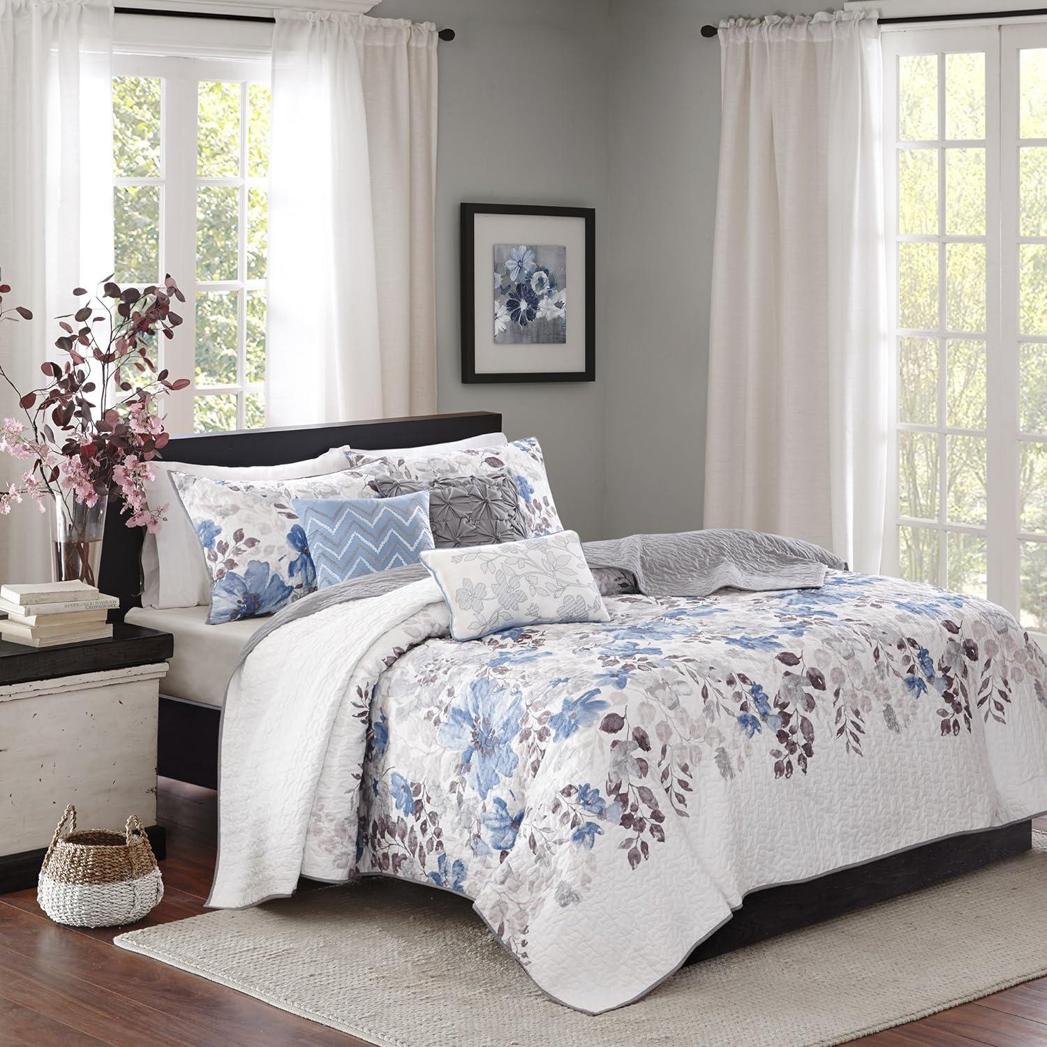 Floral 6 Piece Quilt Set with Throw Pillows