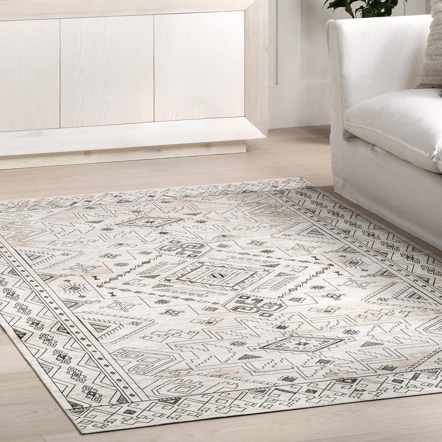 Light Gray Geometric Machine Washable Synthetic Area Rug, 5' x 8'