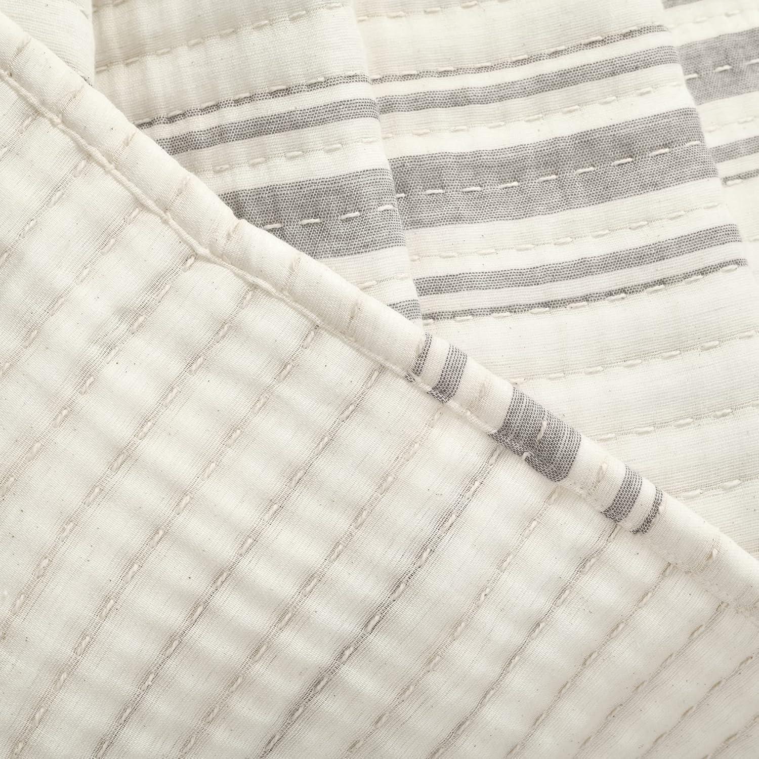 Full/Queen Farmhouse Stripe Kantha Pick Sti Thread Counth Yarn Dyed Woven Single Quilt/Coverlet Gray - Lush Décor