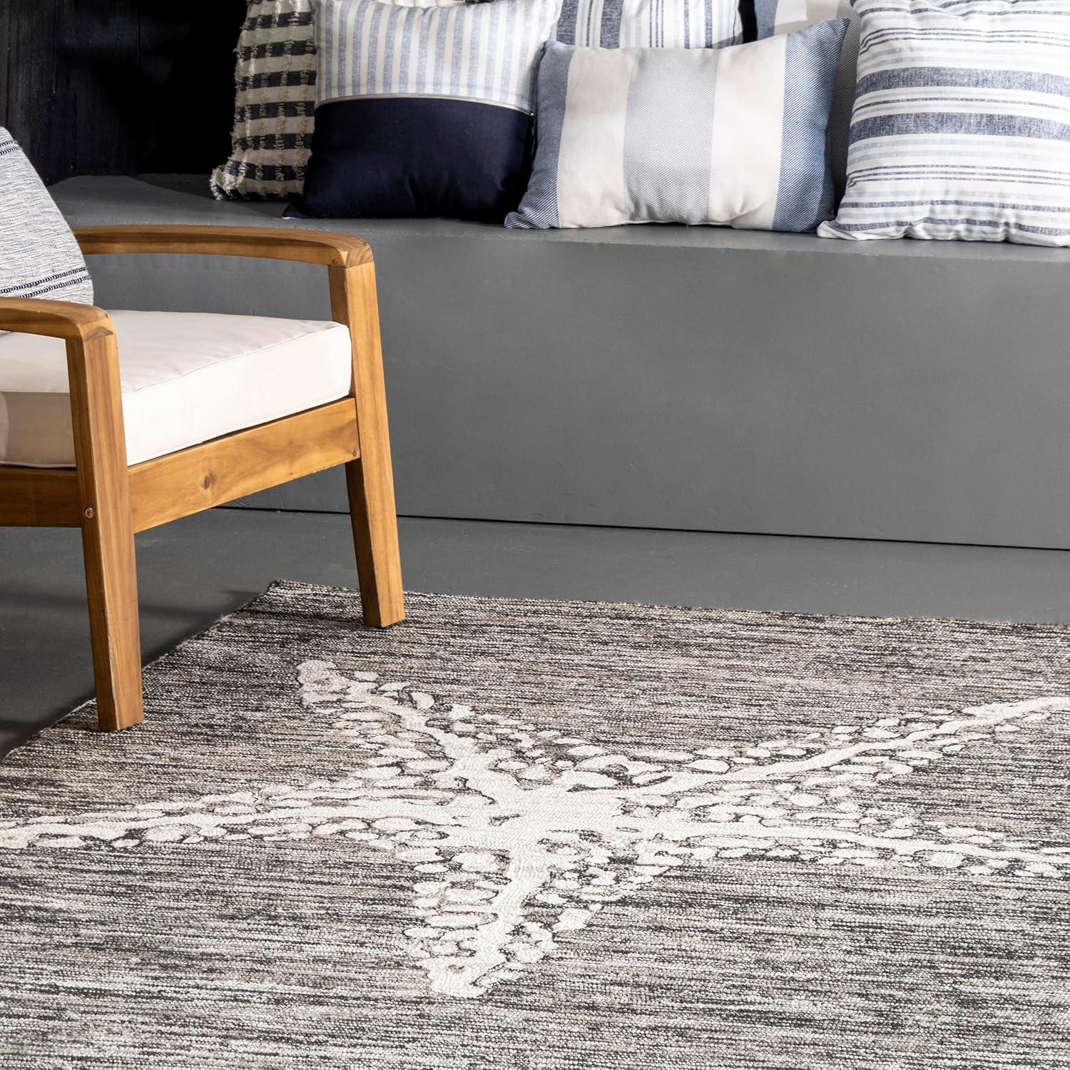 Gray 6' x 9' Reversible Synthetic Indoor/Outdoor Rug