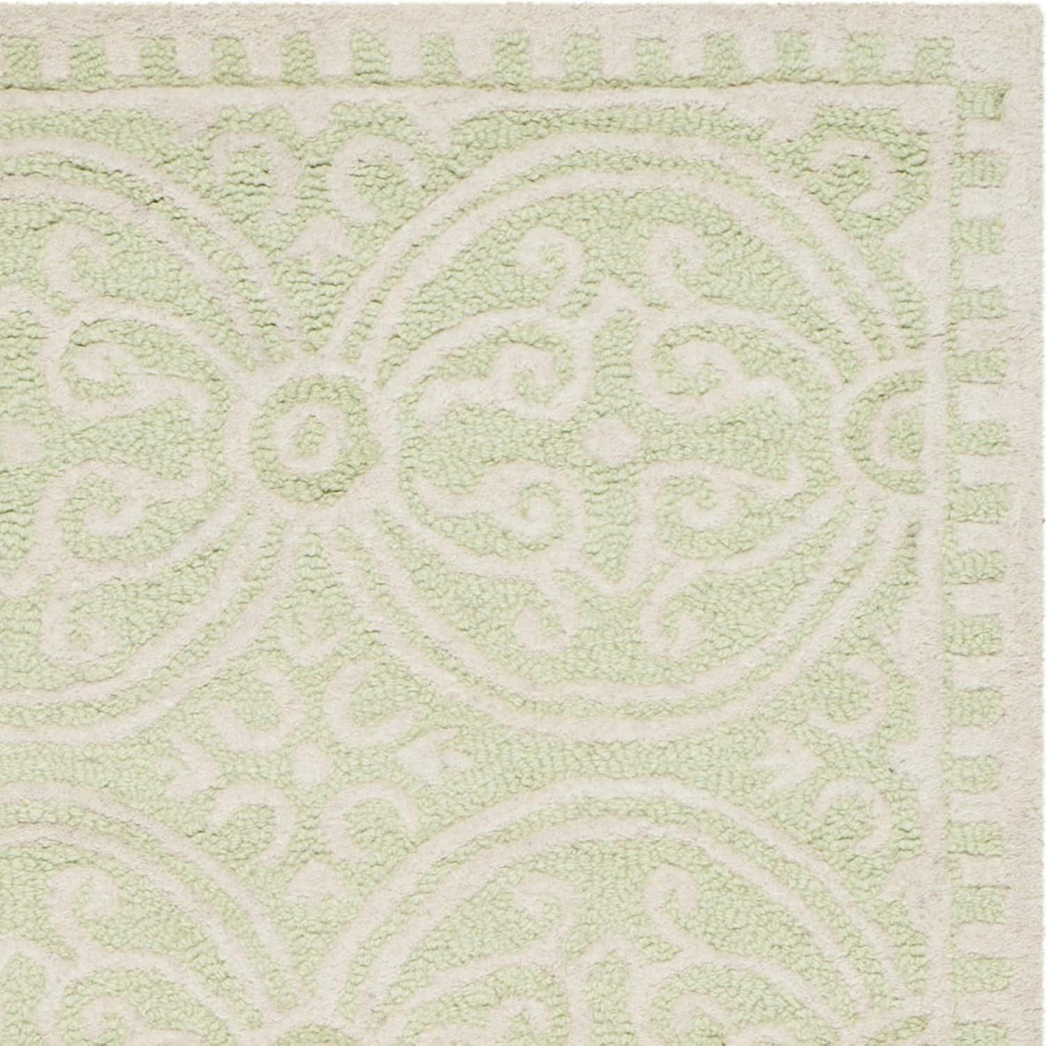SAFAVIEH Cambridge Leslie Geometric Wool Area Rug, Light Green/Ivory, 4' x 6'