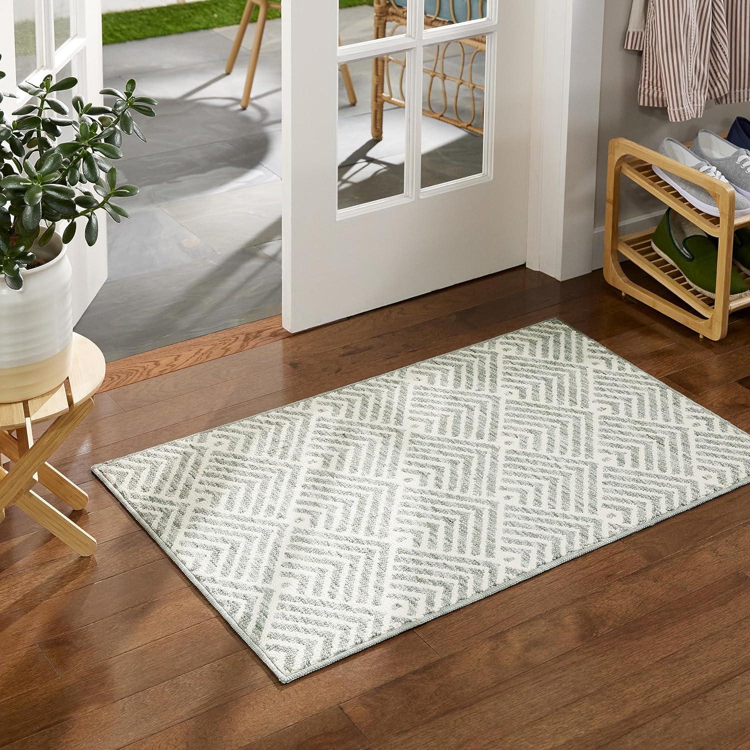 TOWN & COUNTRY EVERYDAY Walker Modern Stripe Everwash Non-Slip Backing Kitchen Mat