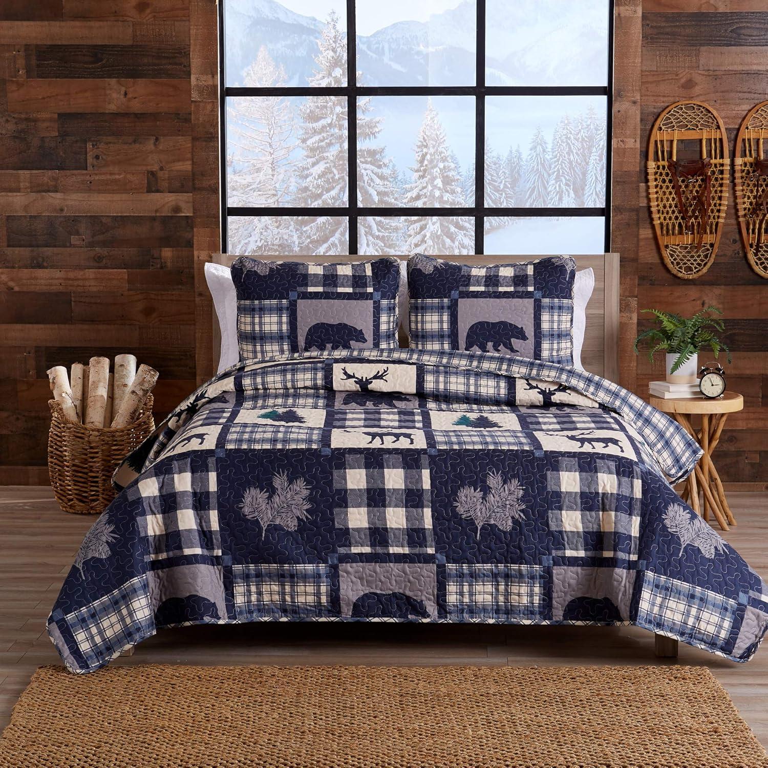 Great Bay Home Rustic Lodge All-Season Reversible Quilt Set With Shams (Full / Queen, Navy / Grey)