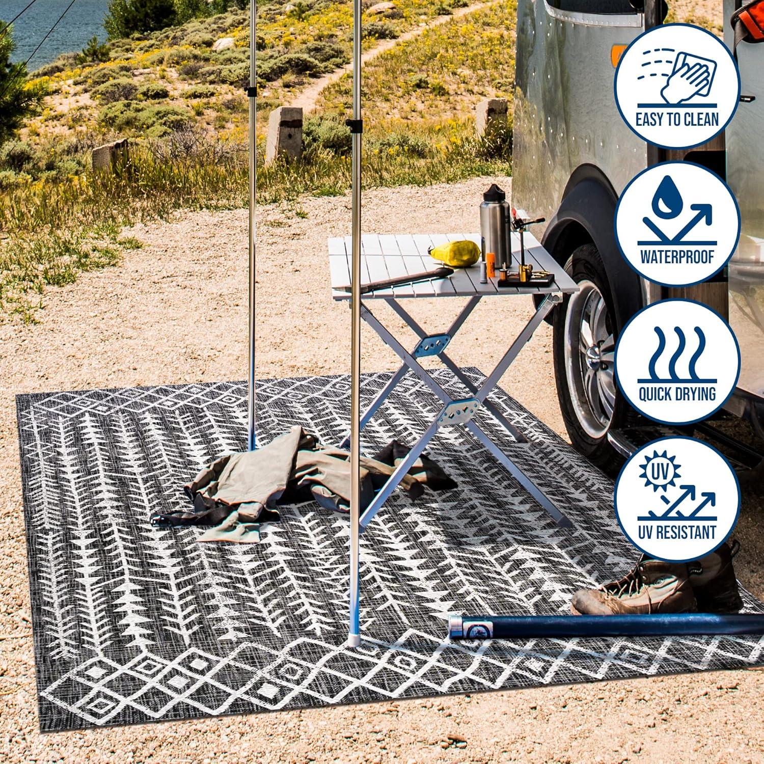 4'x6' Tokay Bohemian Geometric Indoor/Outdoor Area Rug, Black/Ivory - JONATHAN Y