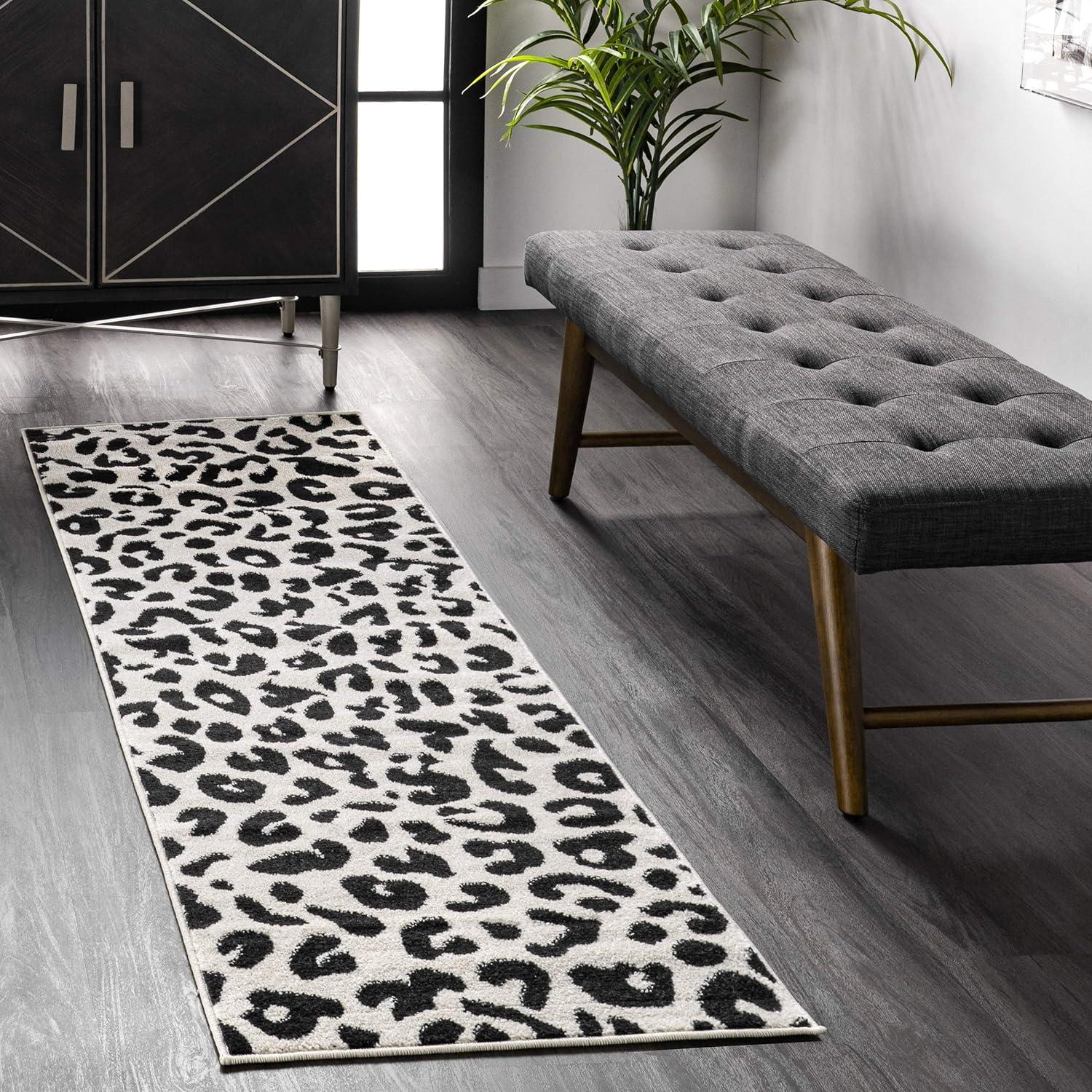 Luxurious Handmade Dark Grey Leopard Print Area Rug, 3' x 5'