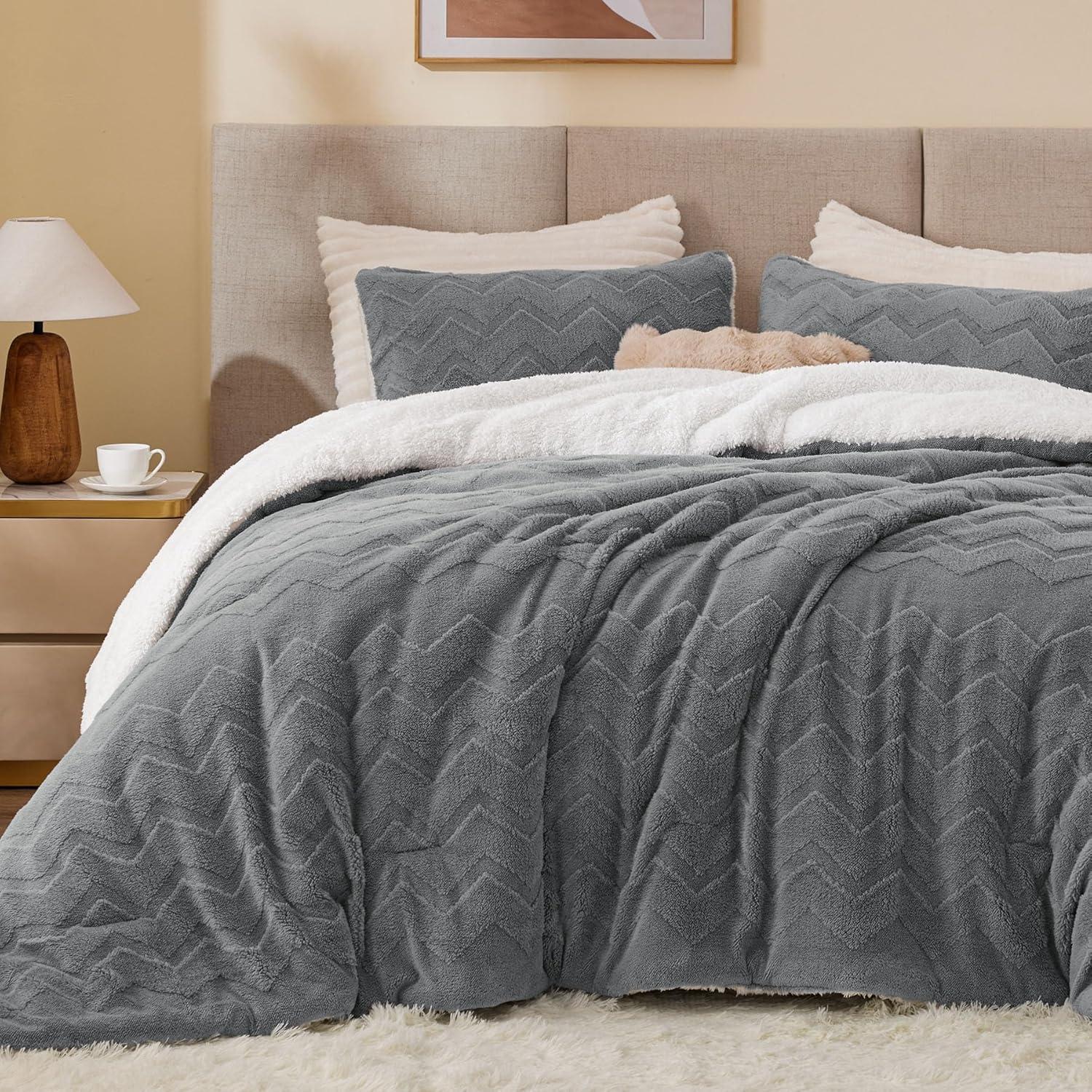 Gray Reversible Queen Sherpa Comforter Set with Pillowcases