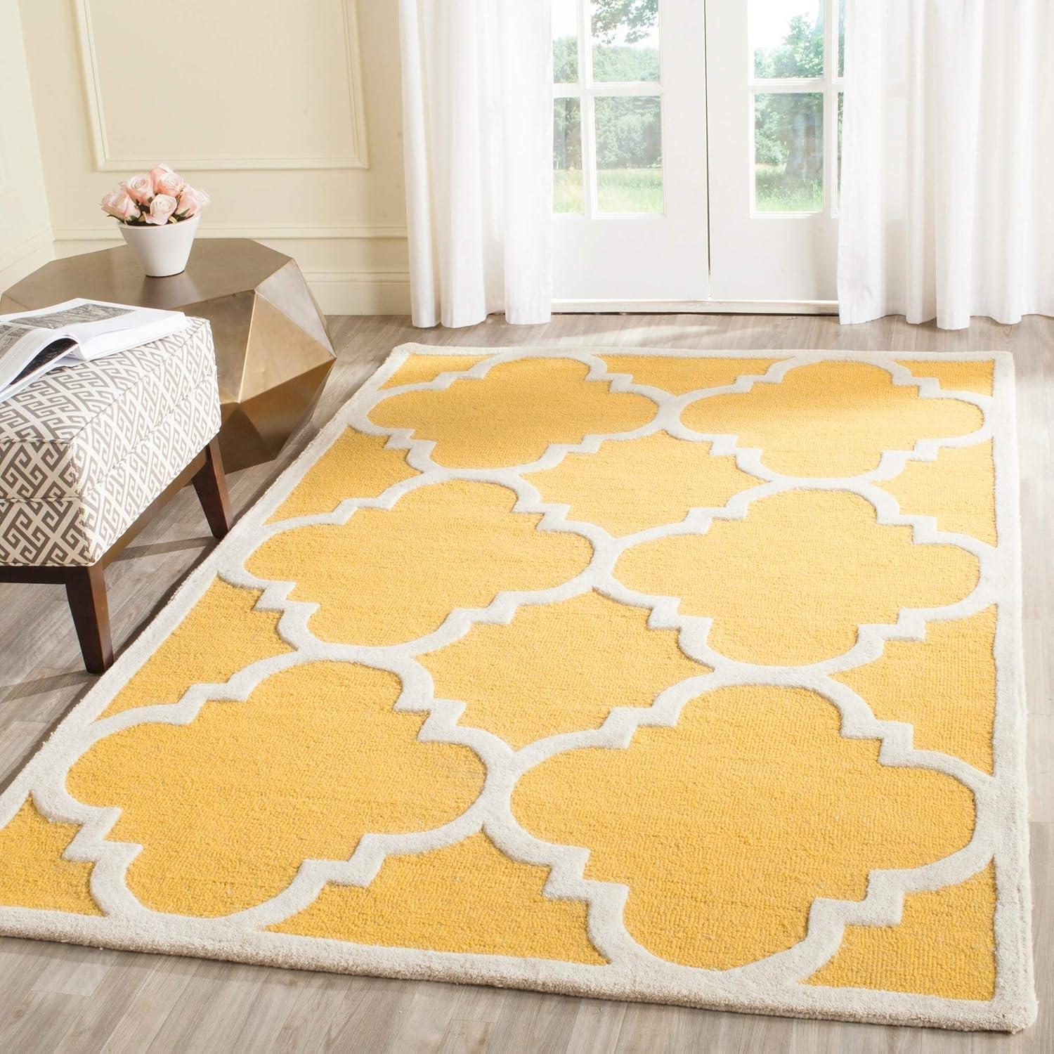 SAFAVIEH Cambridge Justine Geometric Quatrefoil Wool Area Rug, Gold/Ivory, 6' x 9'