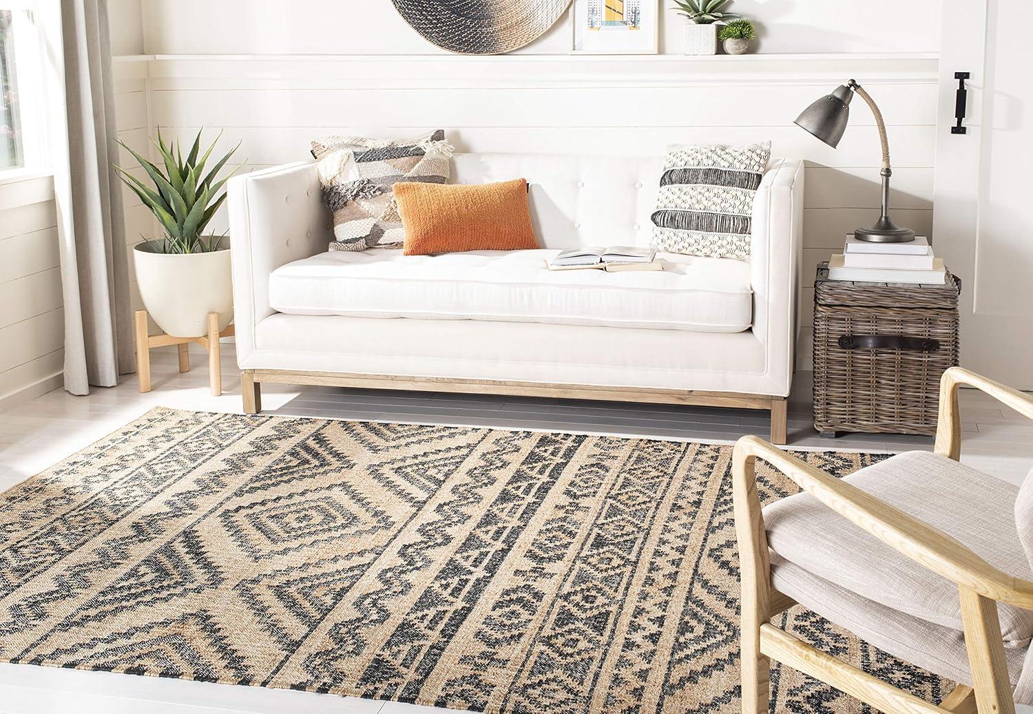Kilim KLM751 Hand Loomed Area Rug - Natural/Charcoal - 4'x6' - Safavieh