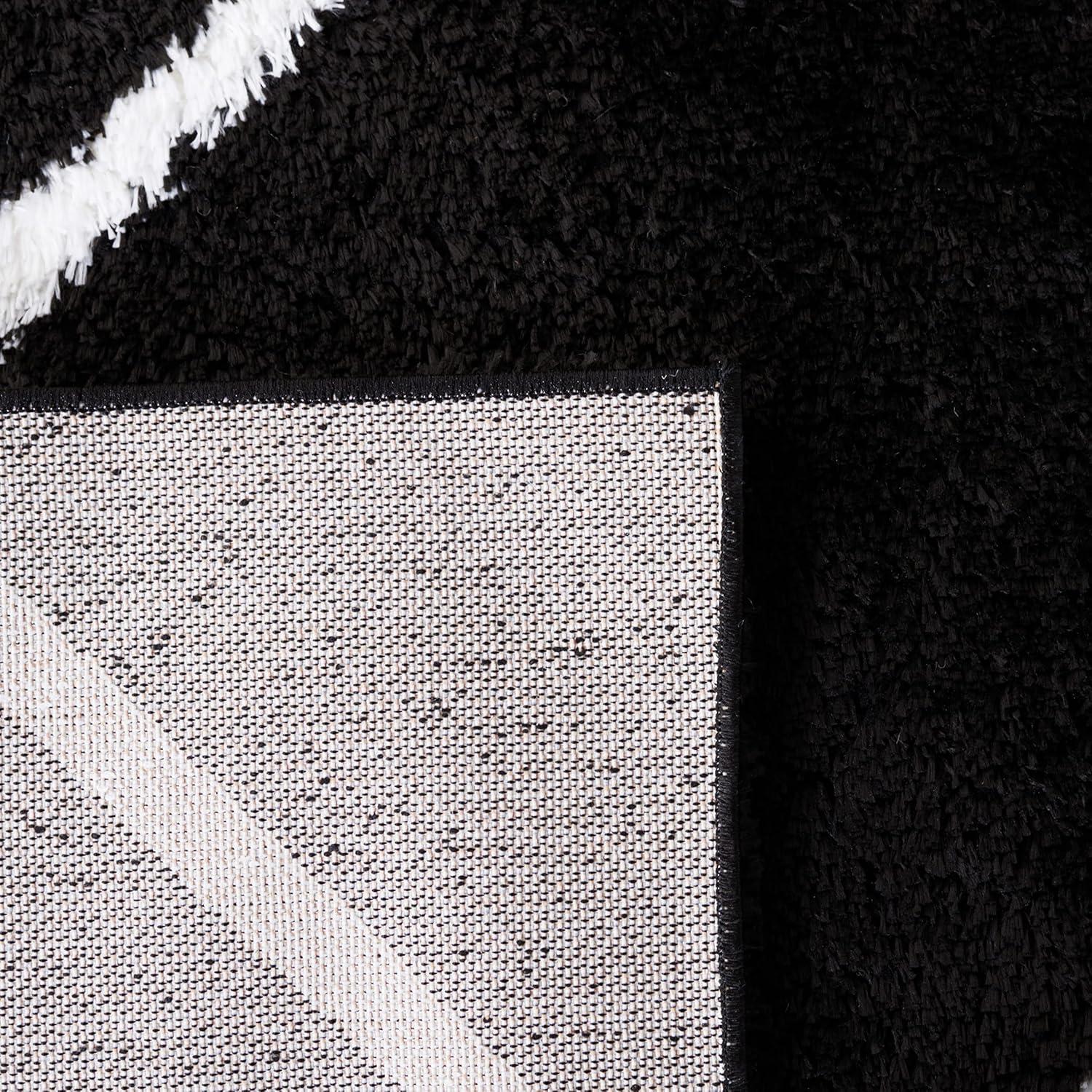 Tahoe Shag THO676 Power Loomed Indoor Area Rug - Black/White - 6'7"x8'7" - Safavieh