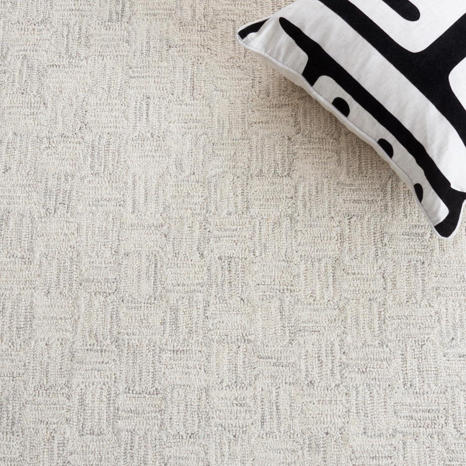 Micro-Loop MLP537 Hand Tufted Indoor Runner Rug - Light Grey/Ivory - 2'3"x9'- Safavieh
