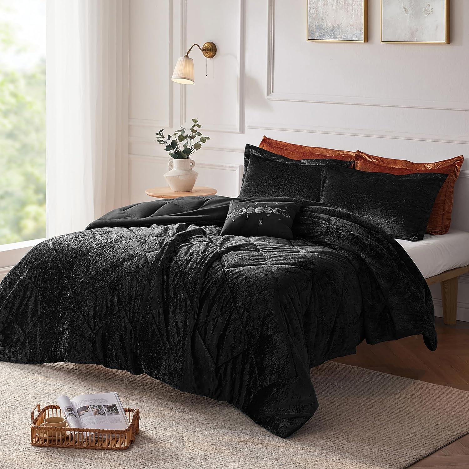Intelligent Design Felicia Crushed Velvet Comforter Set with Throw Pillow
