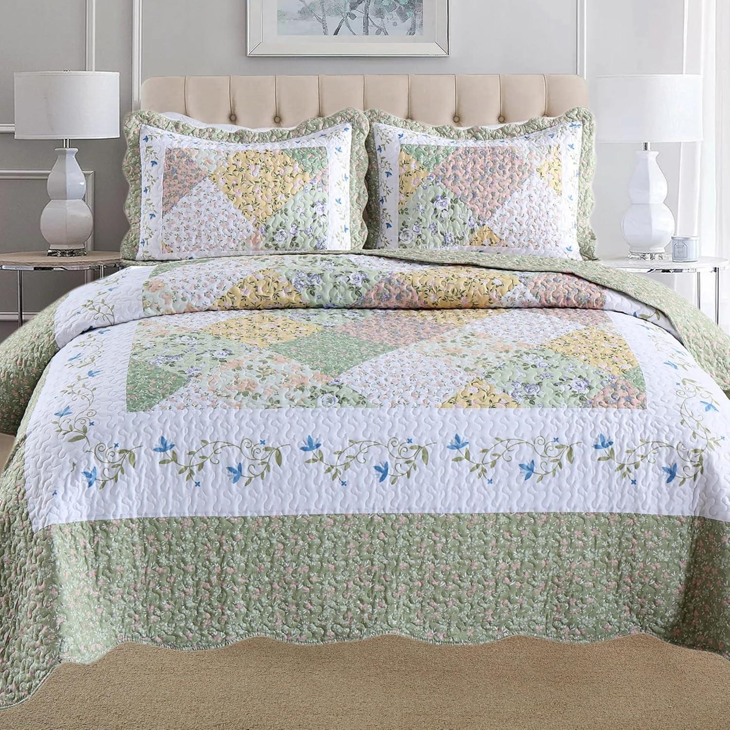 Smoke Green Floral Polyester Queen Quilt Set with Shams