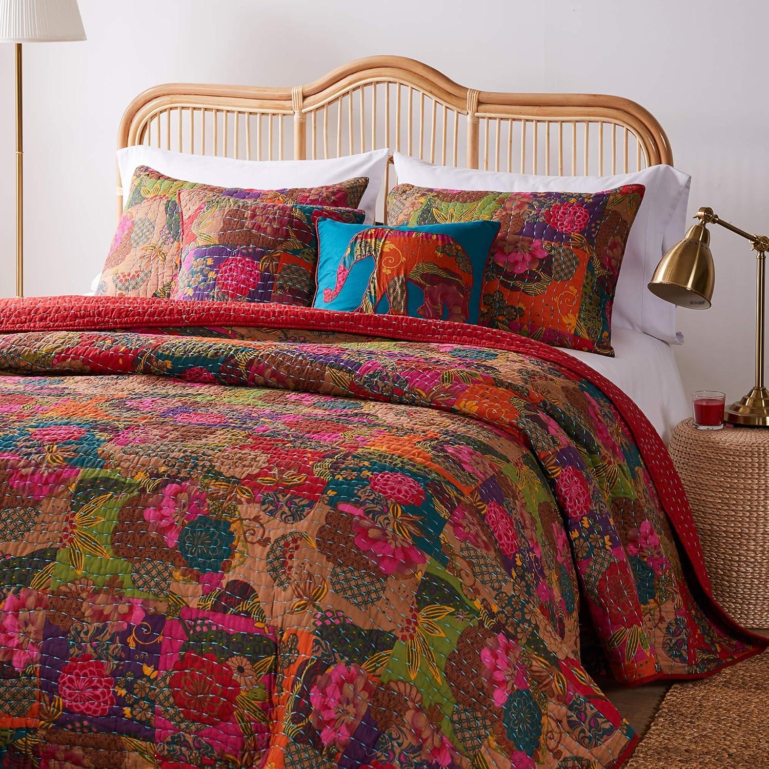 Greenland Home Fashions Jewel Boho Patchwork Print Quilt Set with Throw Pillows