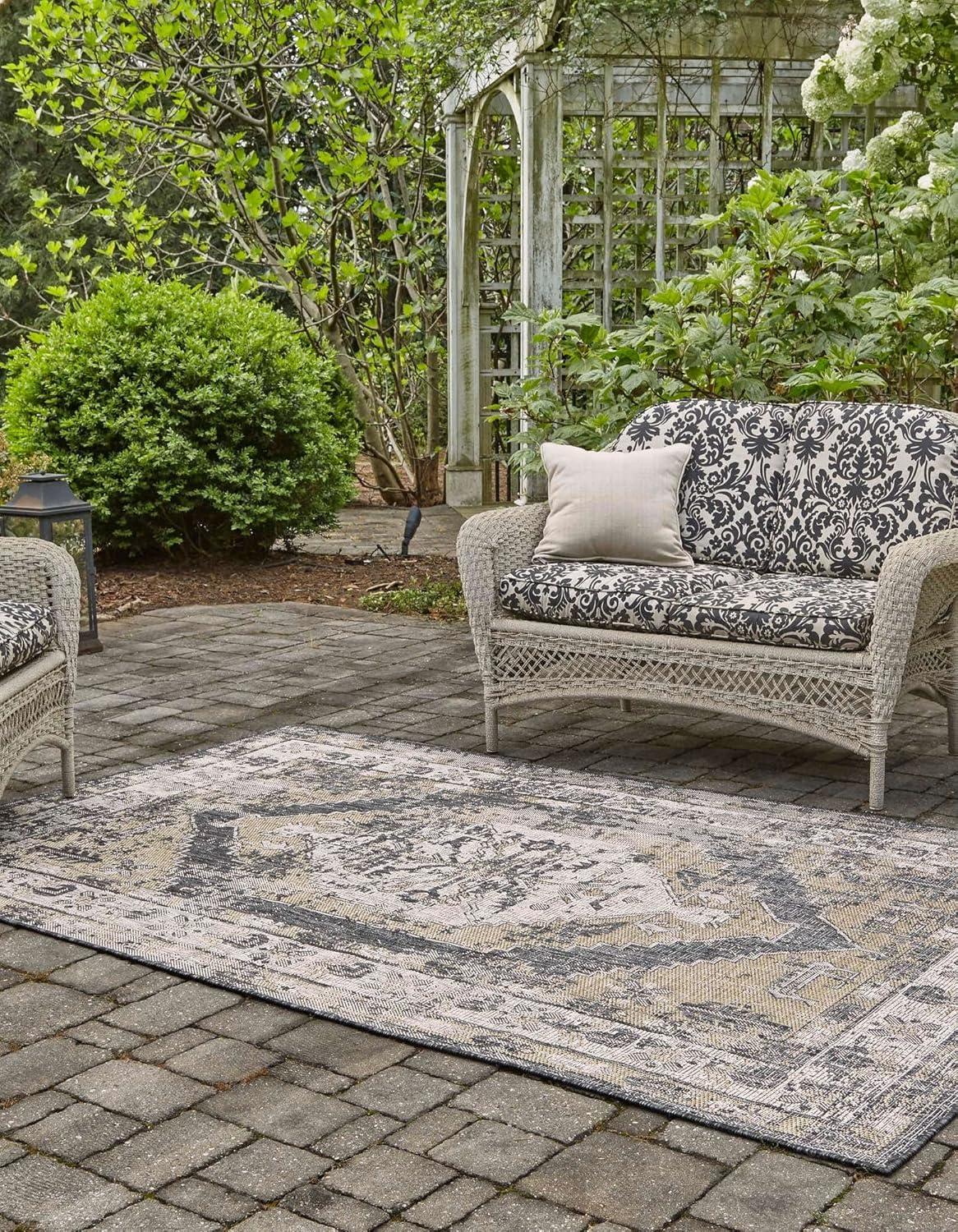 Unique Loom Outdoor Traditional Collection Area Rug - Valeria (3' 3" x 5' 3" Rectangle Charcoal/Natural)