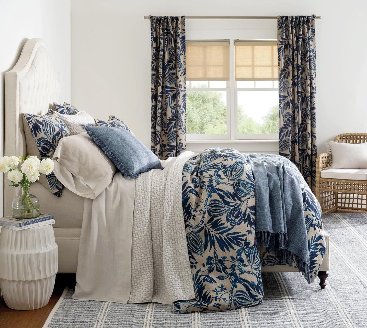 6' x 9' Blue and White Synthetic Stripe Rug