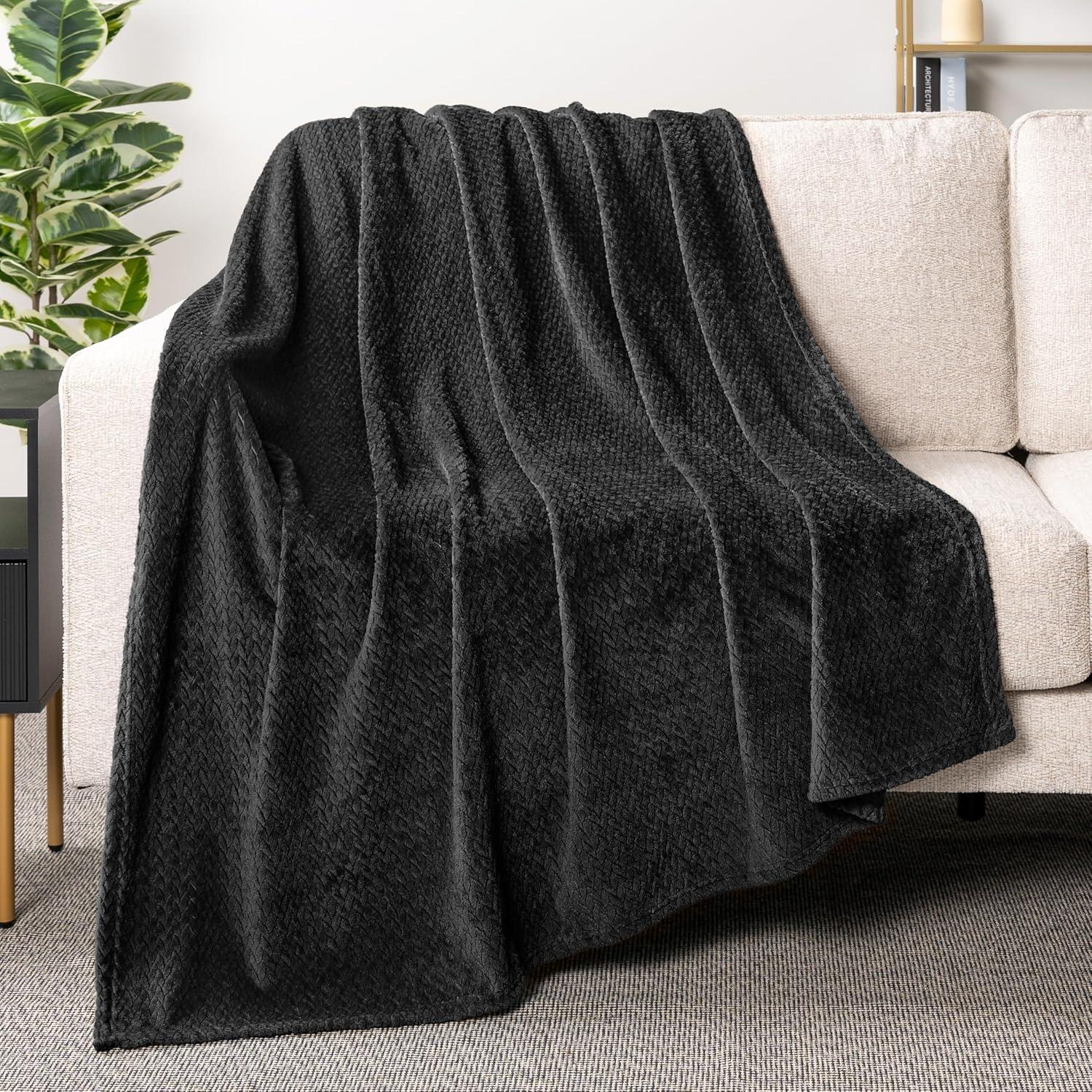 PAVILIA Lightweight Fleece Throw Blanket for Couch, Soft Warm Flannel Blankets for Bed