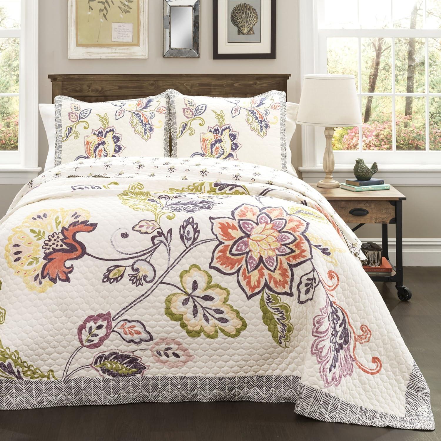 Aster Reversible Traditional 3 Piece Quilt Set