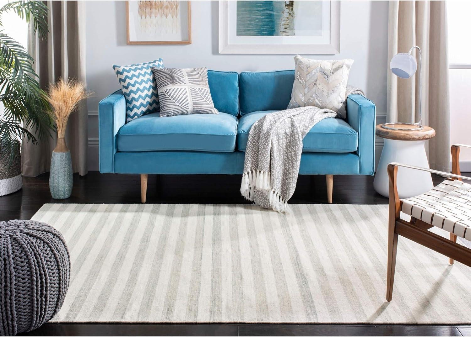 Elysian Light Blue and Ivory Handmade Wool 4' x 6' Area Rug