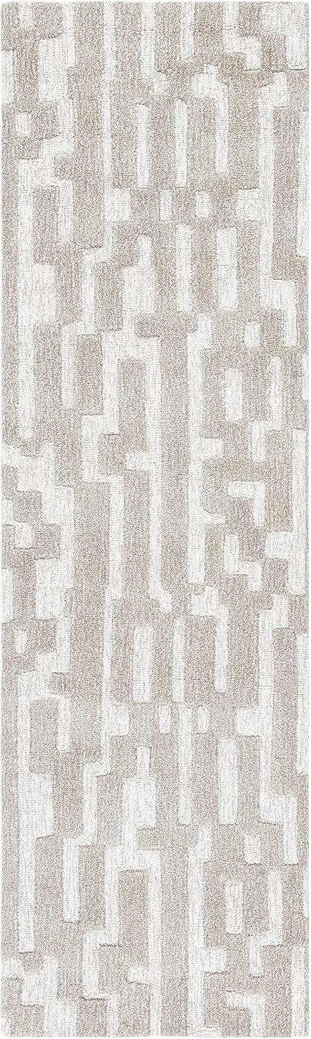 Cambridge CAM734 Hand Tufted Area Rug  - Safavieh