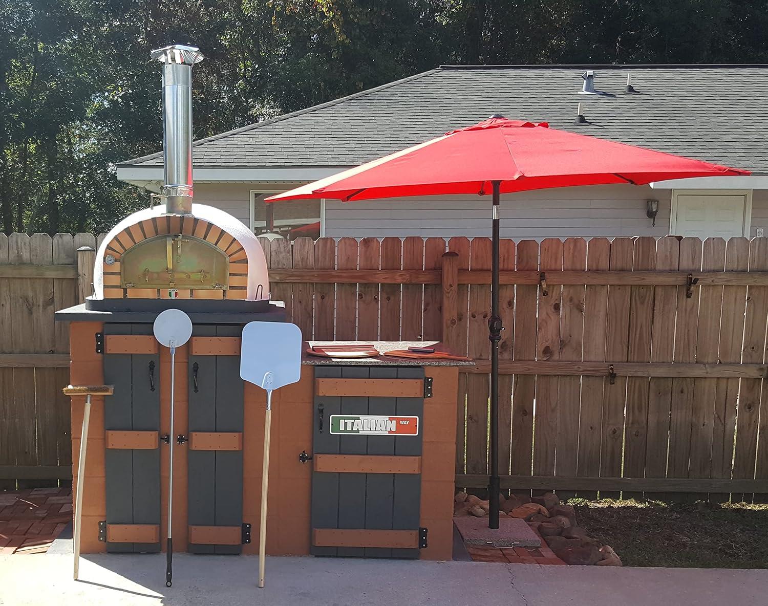 Traditional Brick Wood-Fired Outdoor Pizza Oven