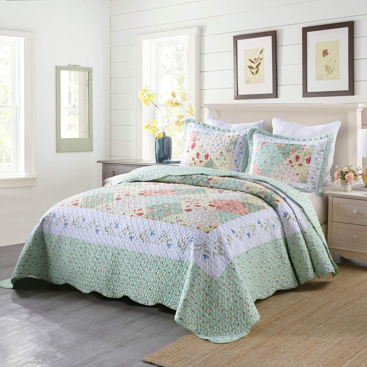 Queen Multi-Color Floral Quilt Set with Scallop Edges