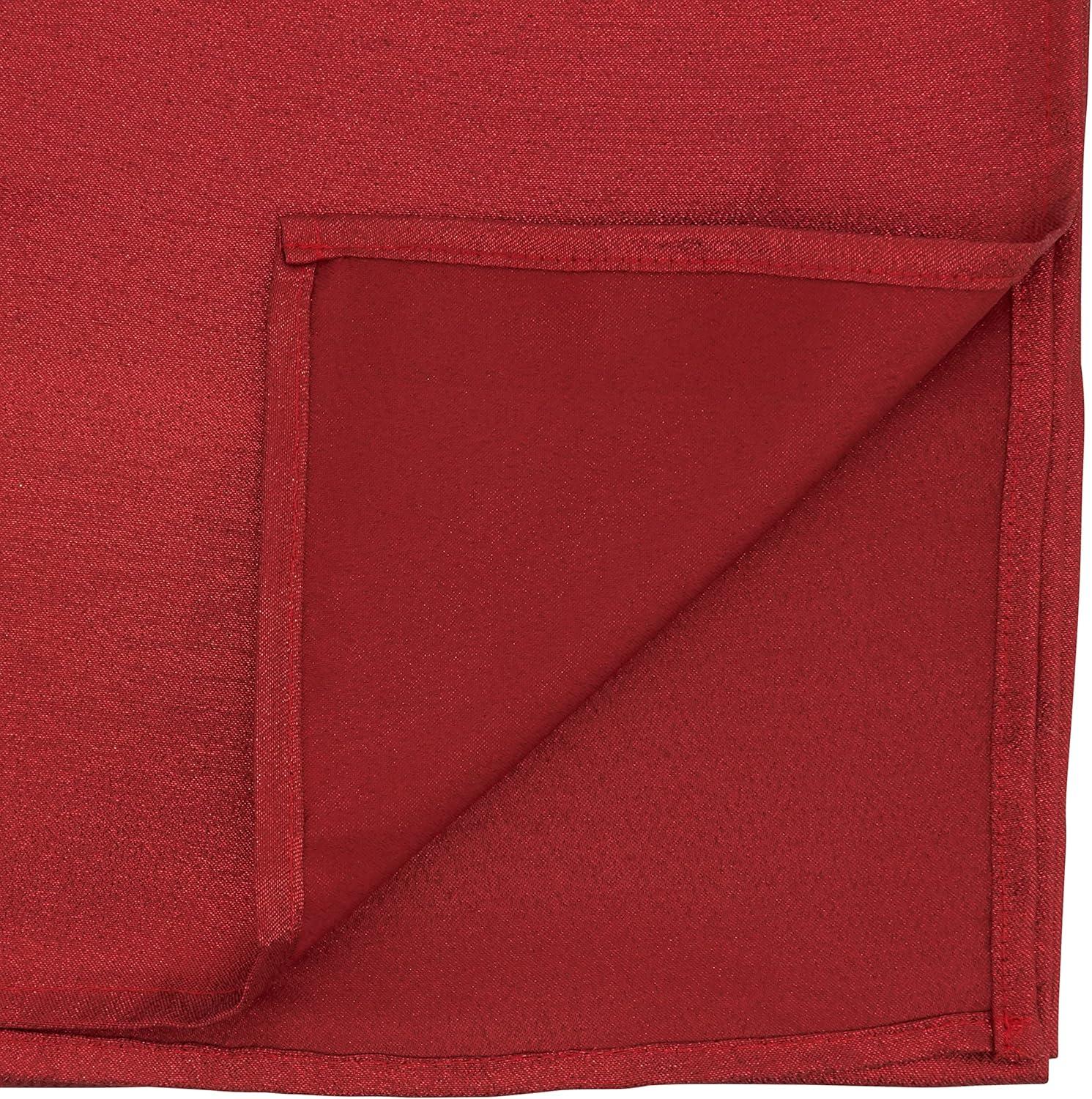 Saro Runner_Table Runner With Shimmering Design