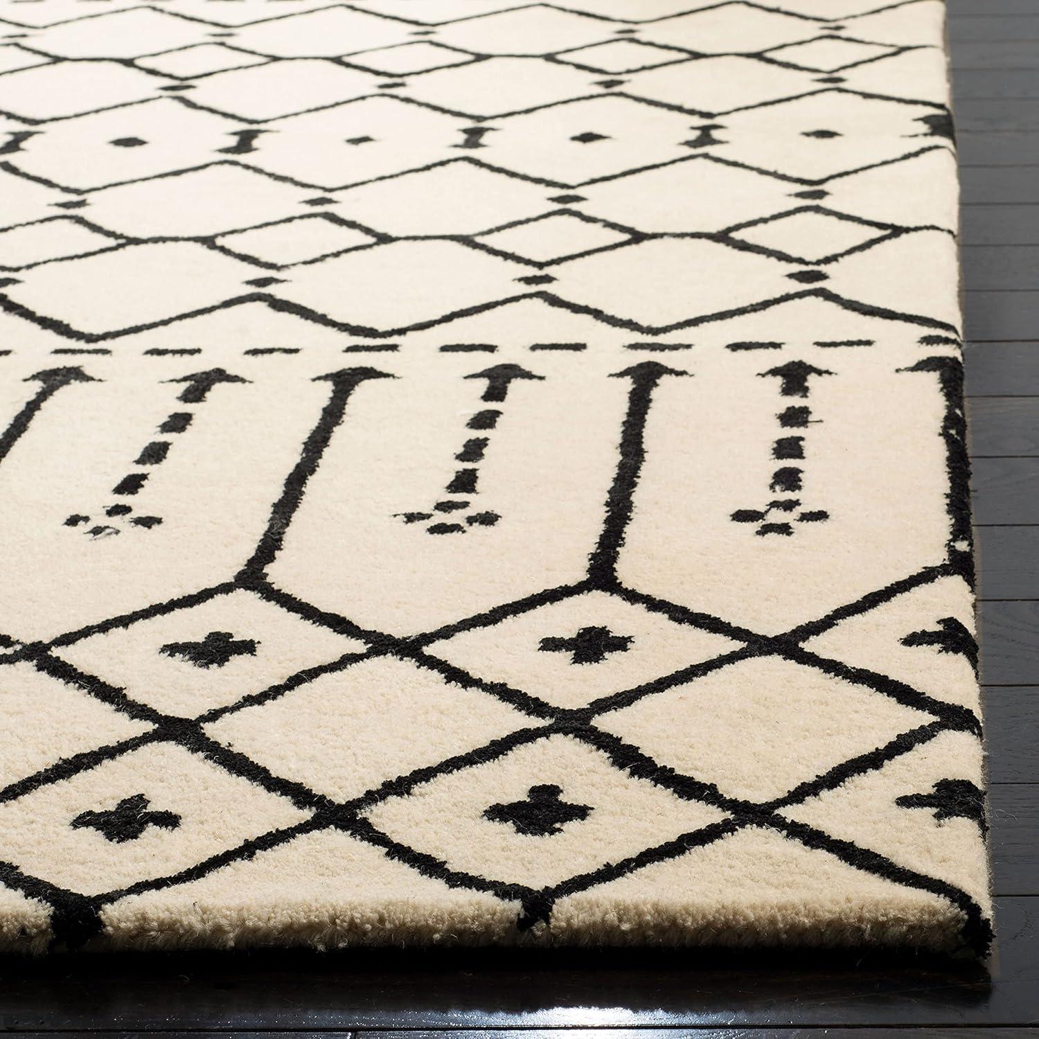 Himalaya HIM903 Handmade Accent Rug - 2'3"x4' - Ivory/Black - Safavieh