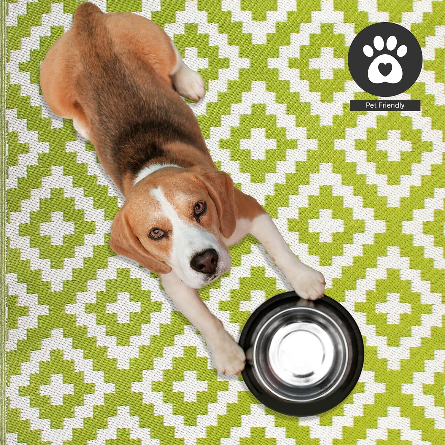 FH Home Outdoor Rug - Waterproof, Fade Resistant, Crease-Free - Premium Recycled Plastic - Geometric - Patio, Porch, Deck, Balcony - Aztec - Green & White - 5 x 8 ft