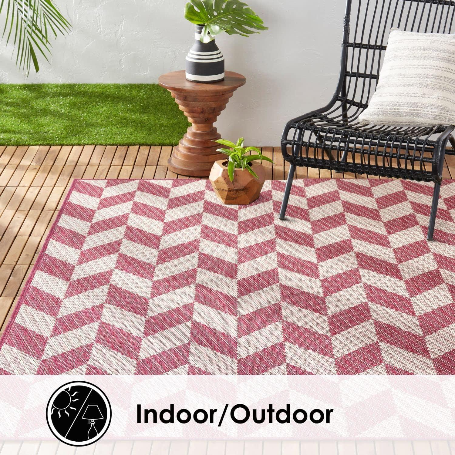 Modern Chic Red Geometric 8' x 10' Indoor/Outdoor Synthetic Rug