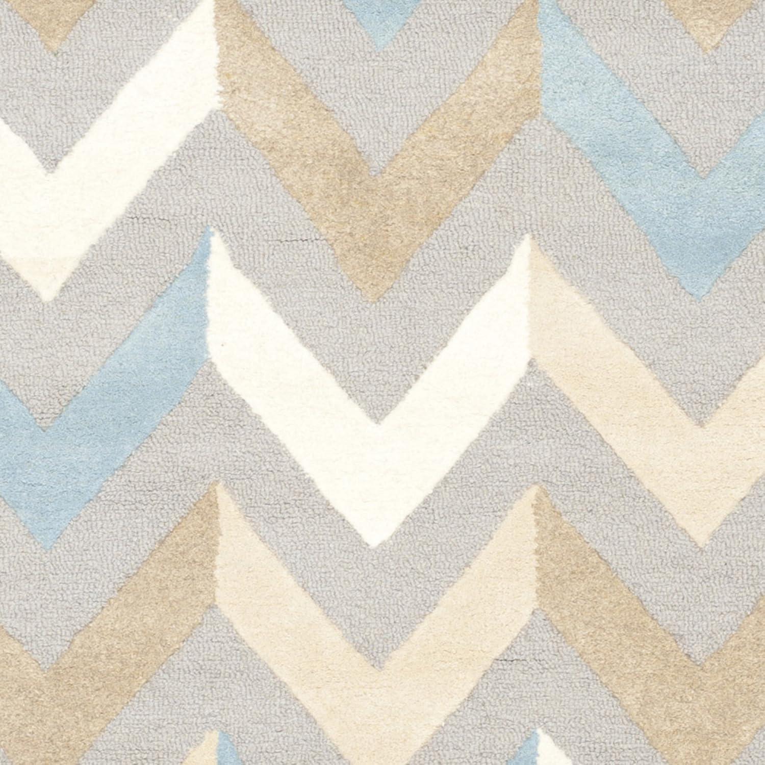 Cambridge CAM580 Hand Tufted Area Rug  - Safavieh