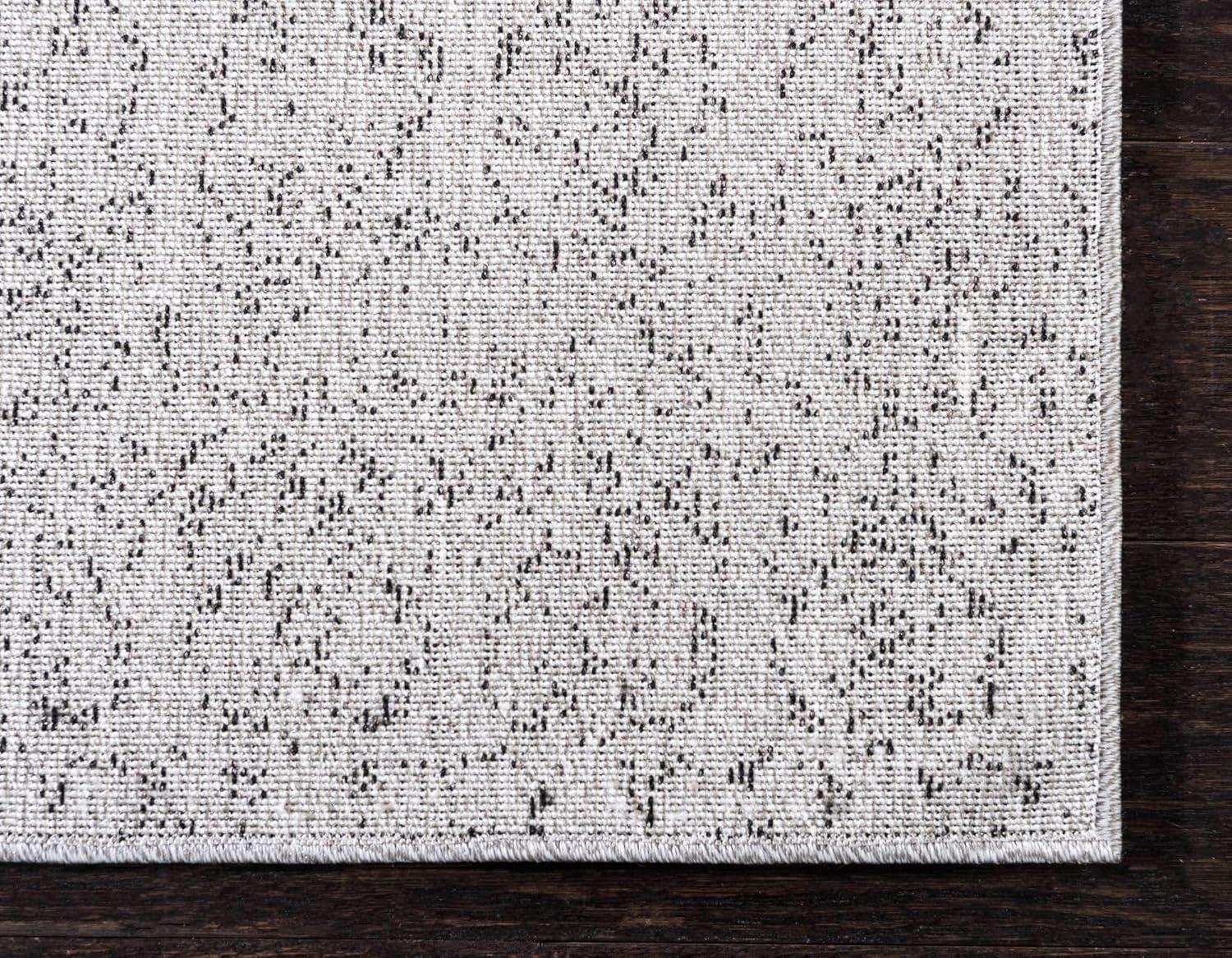 Unique Loom Del Mar Collection Area Rug - Jennifer (4' 1" x 6' 1" Rectangle Gray/Black)