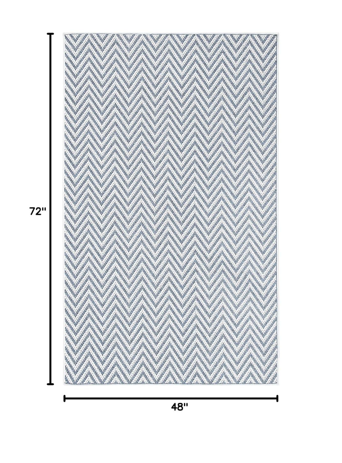 Bermuda BMU812 Power Loomed Indoor/Outdoor Area Rug - Blue/Creme - 4'x6' - Safavieh.