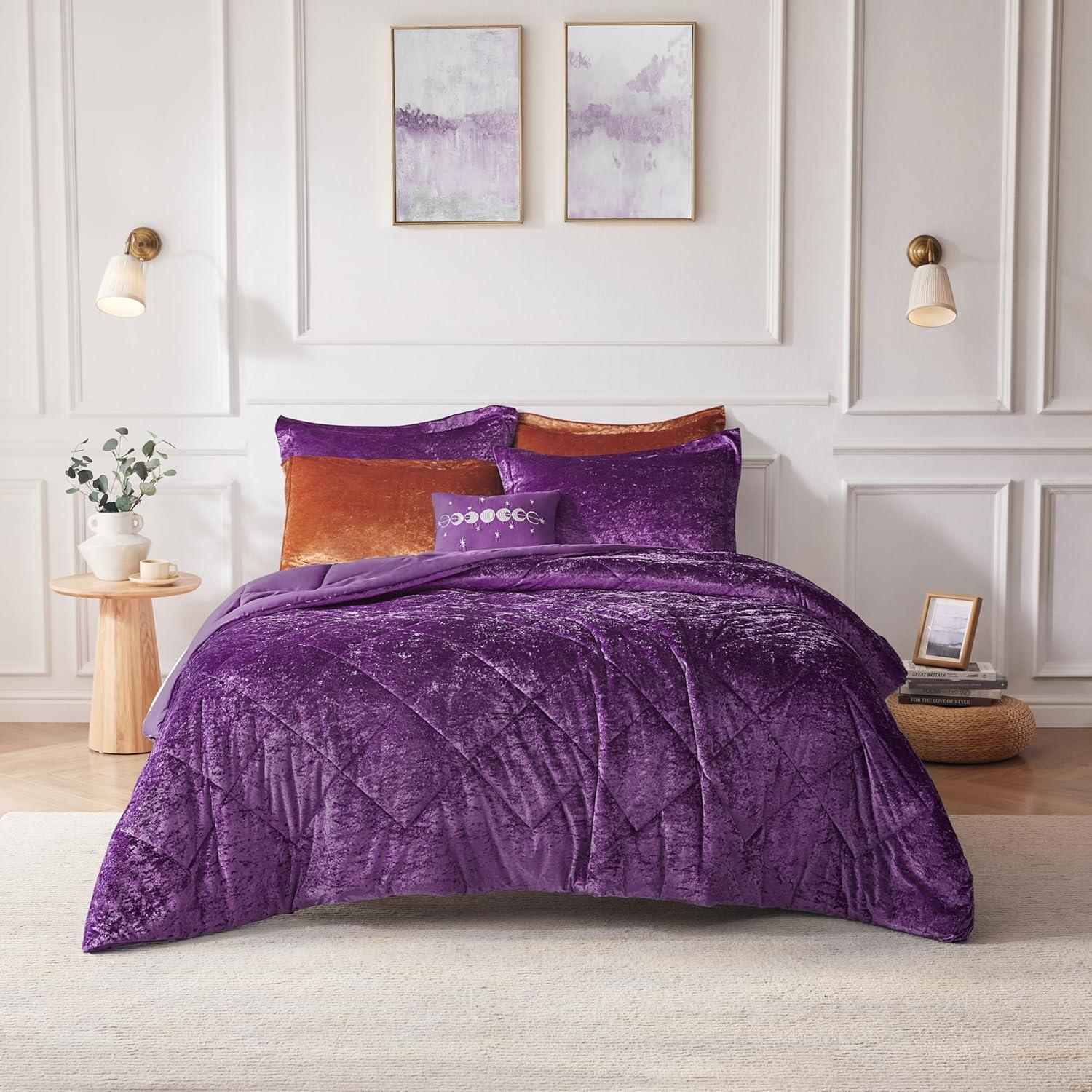 Intelligent Design Felicia Crushed Velvet Comforter Set with Throw Pillow