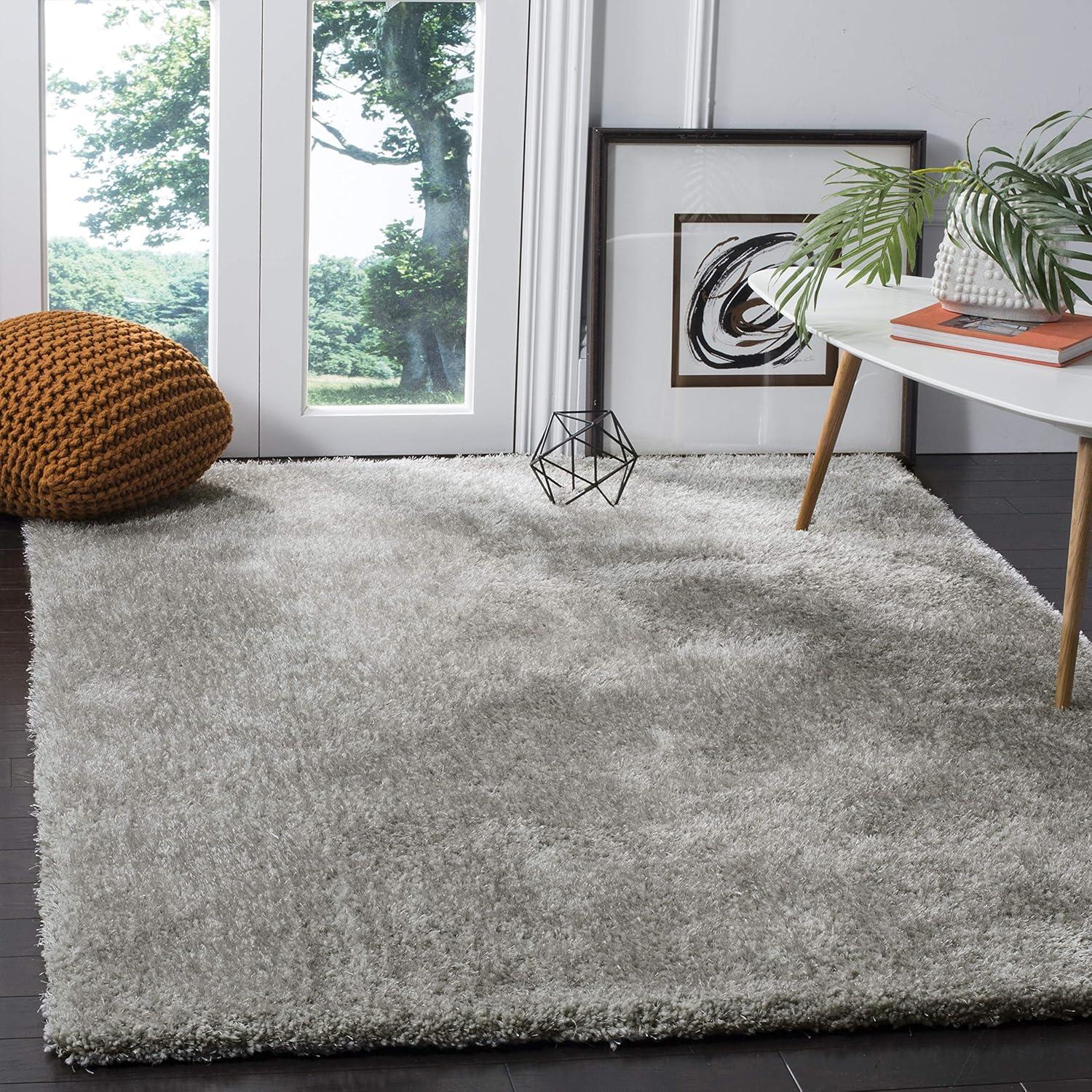 Hand-tufted Light Grey Shag Rug 4' x 6' with Satin Luster