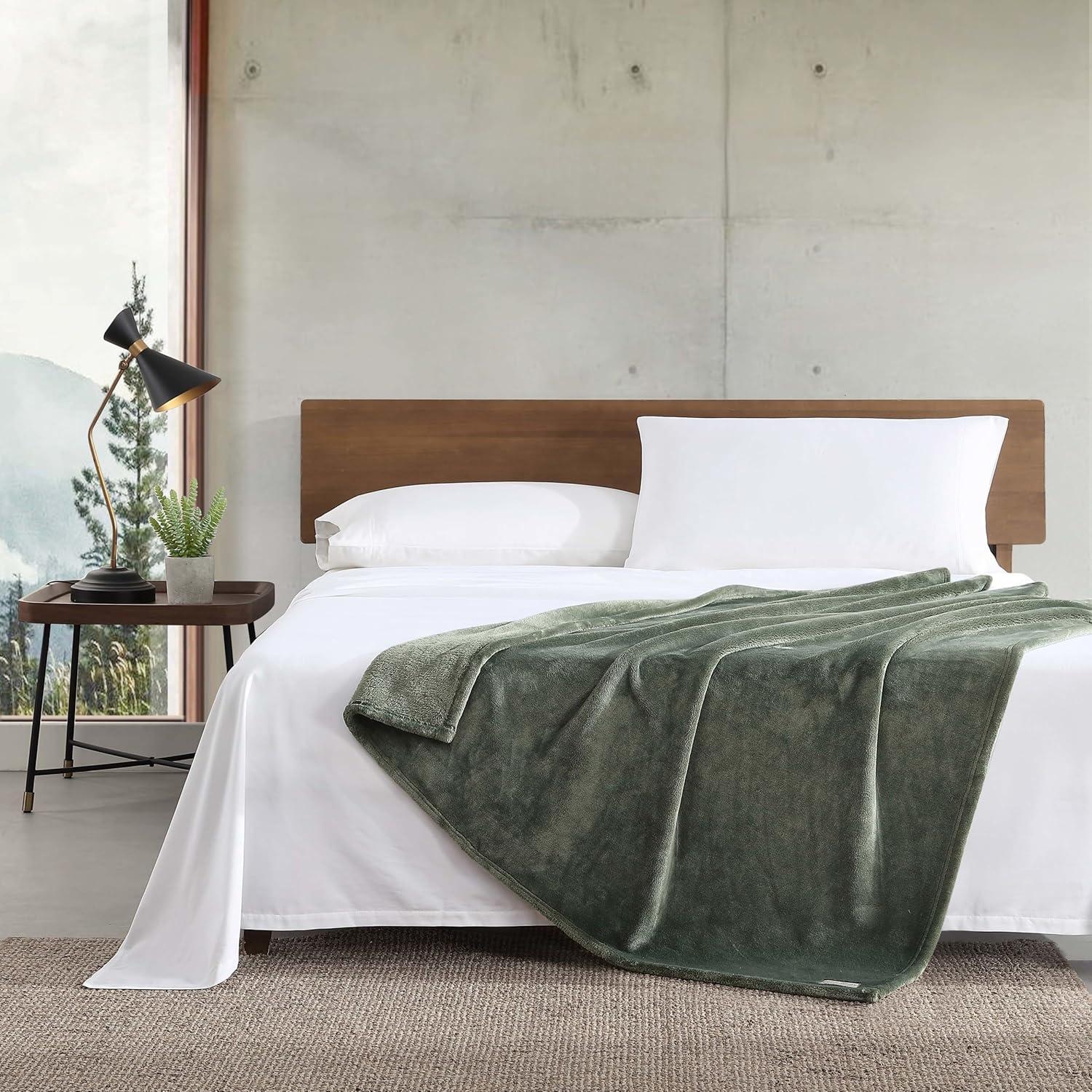 Eddie Bauer Eddie Bauer Ultra Lux Plush Solid Throw Blankets