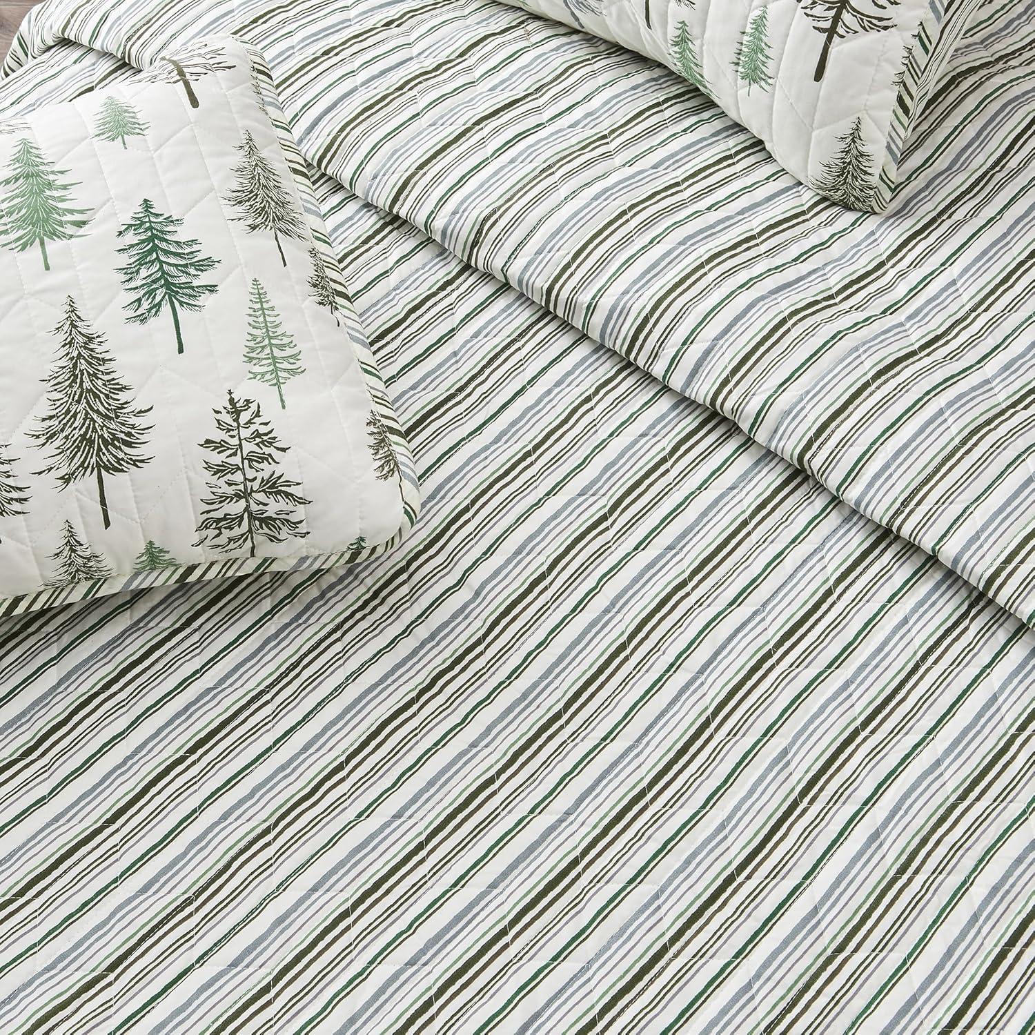 FreshFolds Green Forest Reversible Lodge Quilt Set with Shams