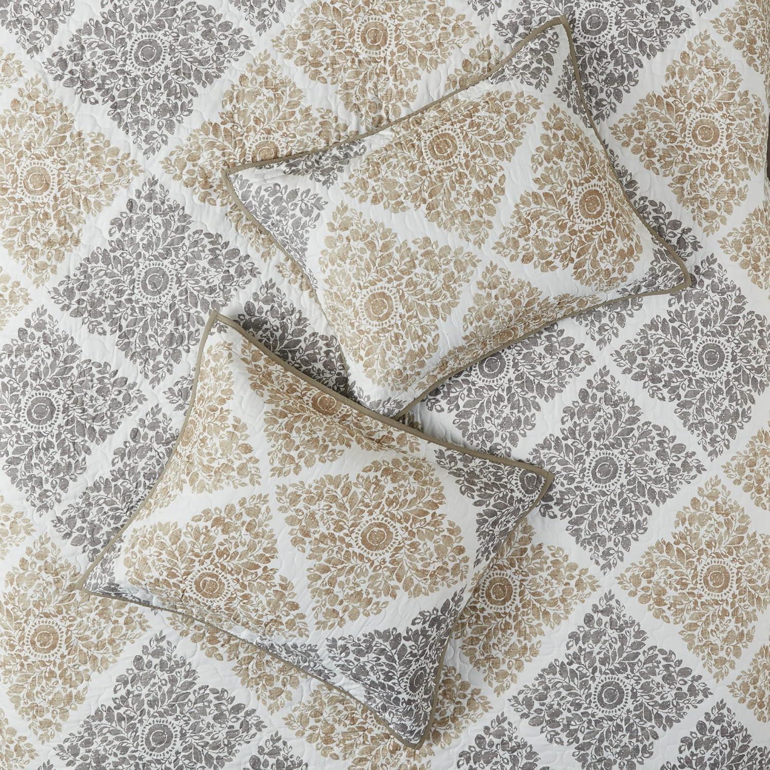 Madison Park Claire Quilt Modern Design - All Season, Breathable Coverlet Lightweight Bedding Set, Matching Shams, Decorative Pillow, King/Cal King (104 in x 92 in), Diamond Neutral 6 Piece