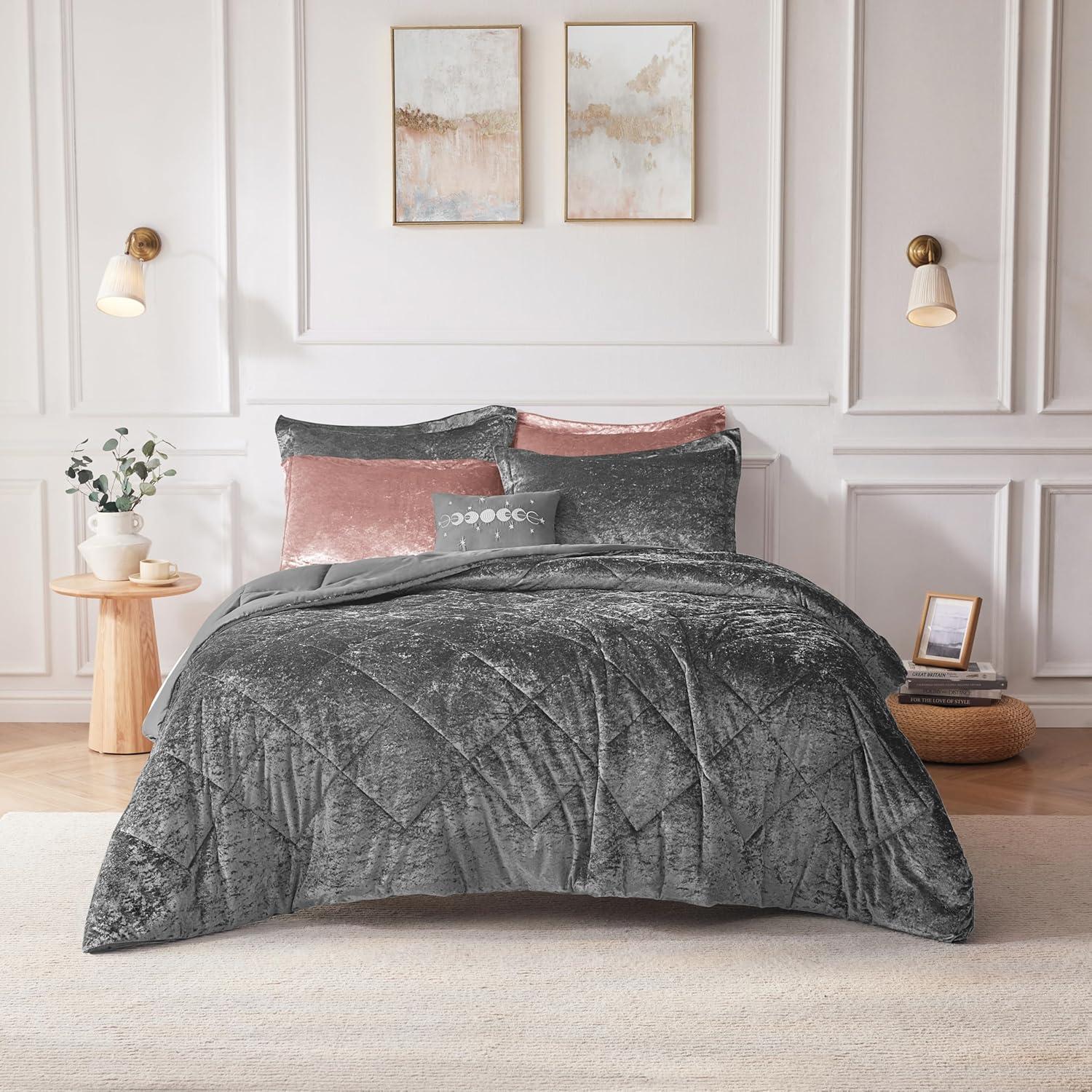 Intelligent Design Felicia Crushed Velvet Comforter Set with Throw Pillow