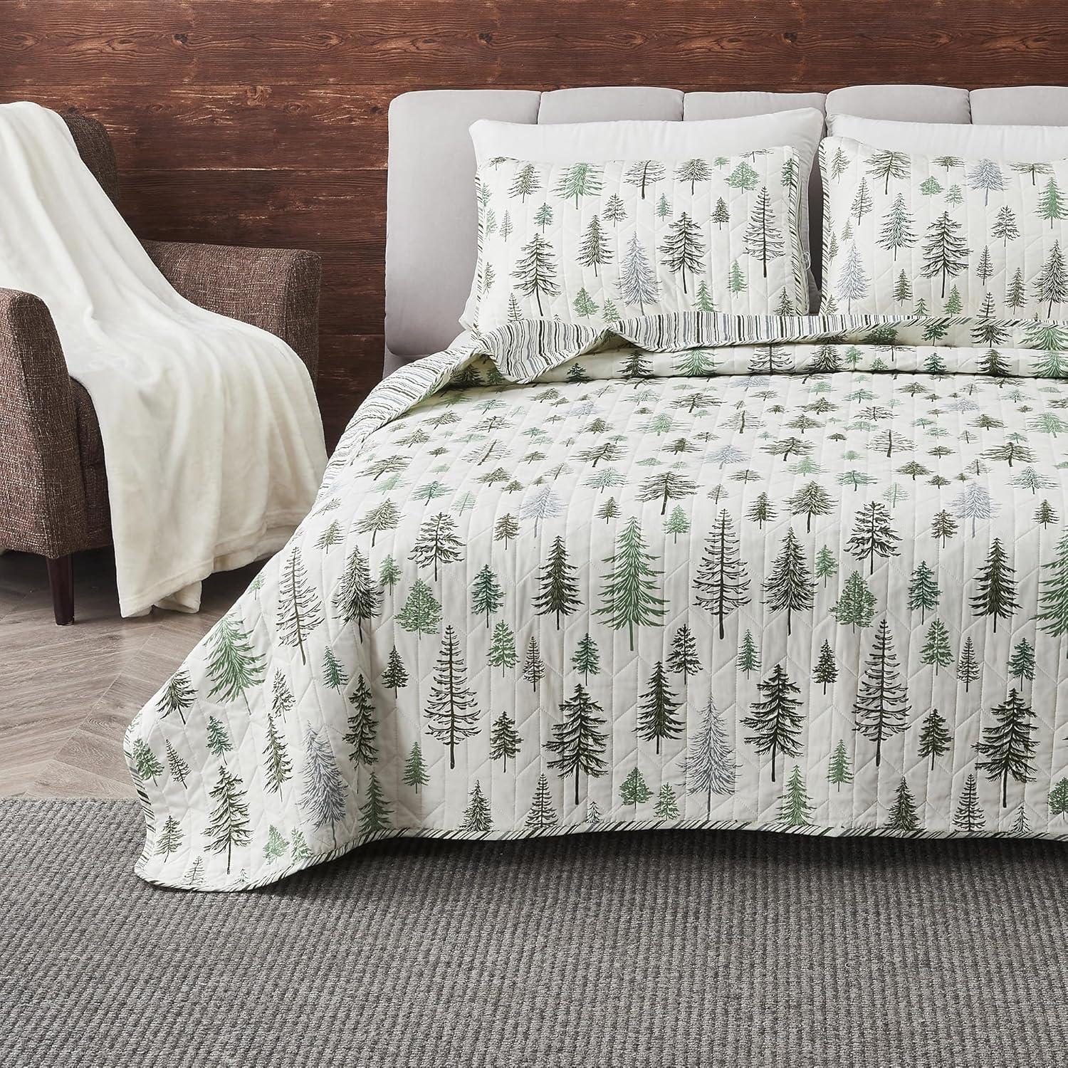 FreshFolds Green Forest Reversible Lodge Quilt Set with Shams