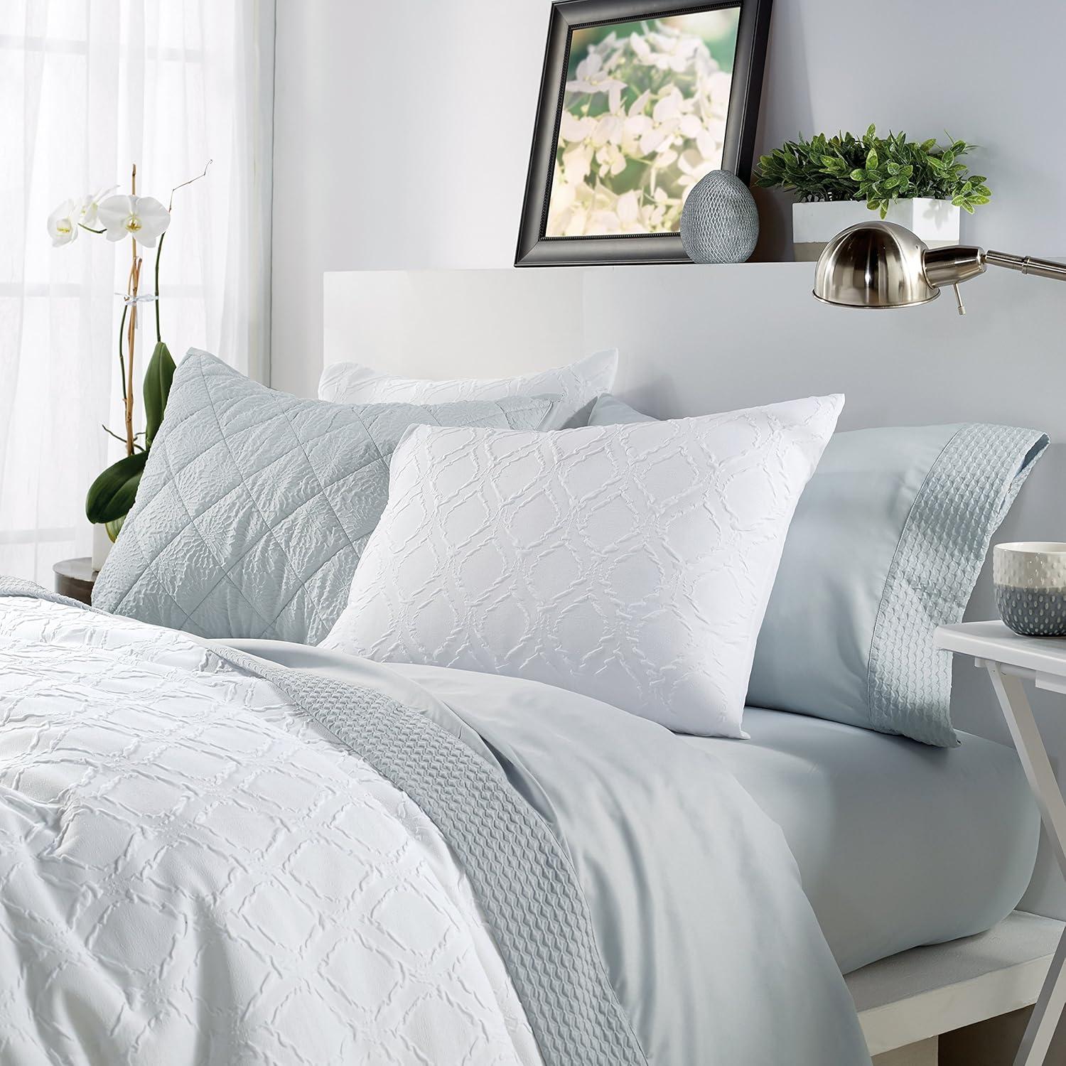 Kelly Clarkson Home Drum Modern & Contemporary Comforter Set