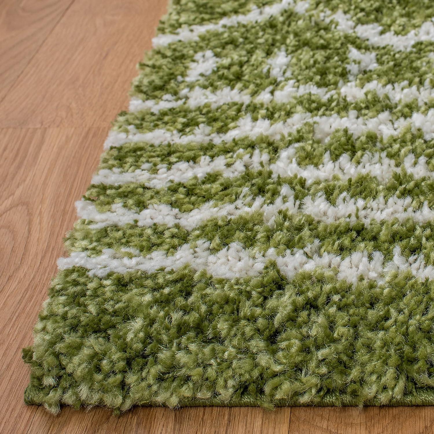 SAFAVIEH Arizona Teagan Geometric Shag Area Rug, Green/Ivory, 4' x 6'