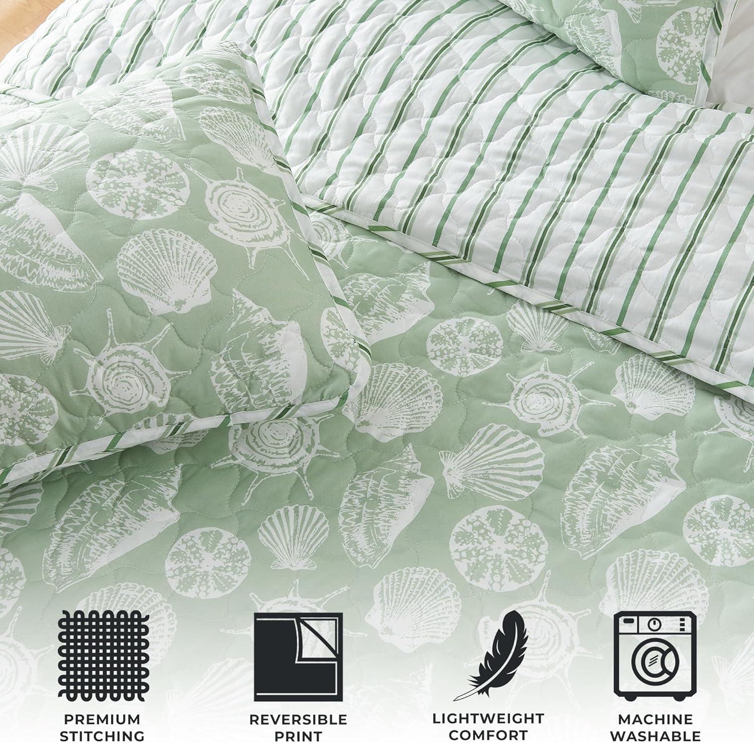 Green / White Seashell Reversible Quilt Set with Shams