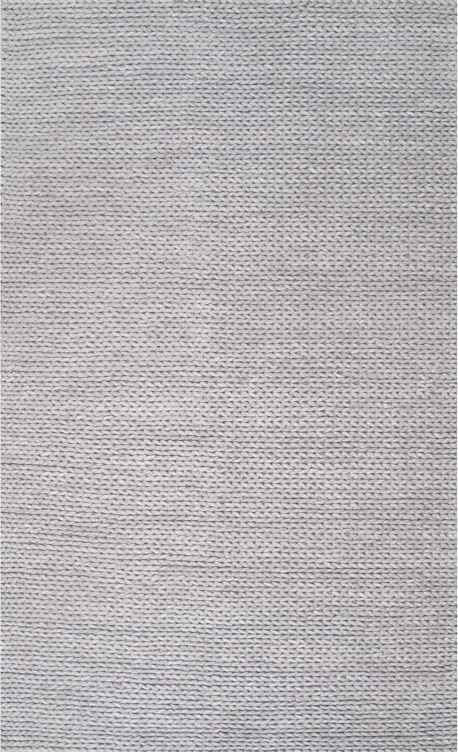 Handmade Braided Wool Accent Rug 2' x 3' in Light Grey