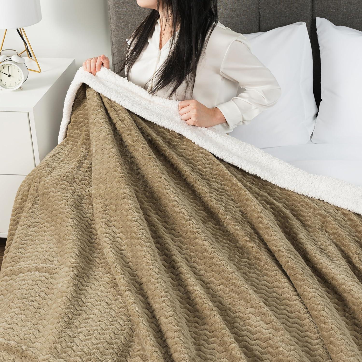 Pavilia Hand Woven Throw Blanket