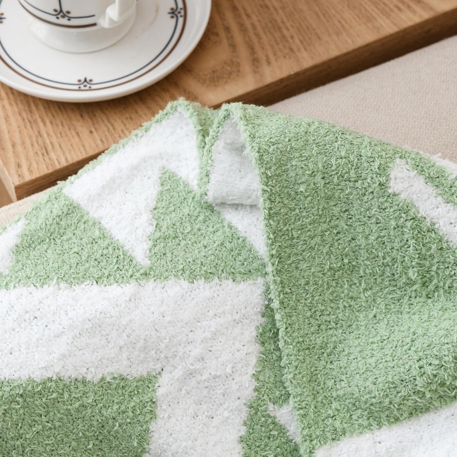 Green and White Feather Knit Jacquard Throw Blanket, 50x60 inches