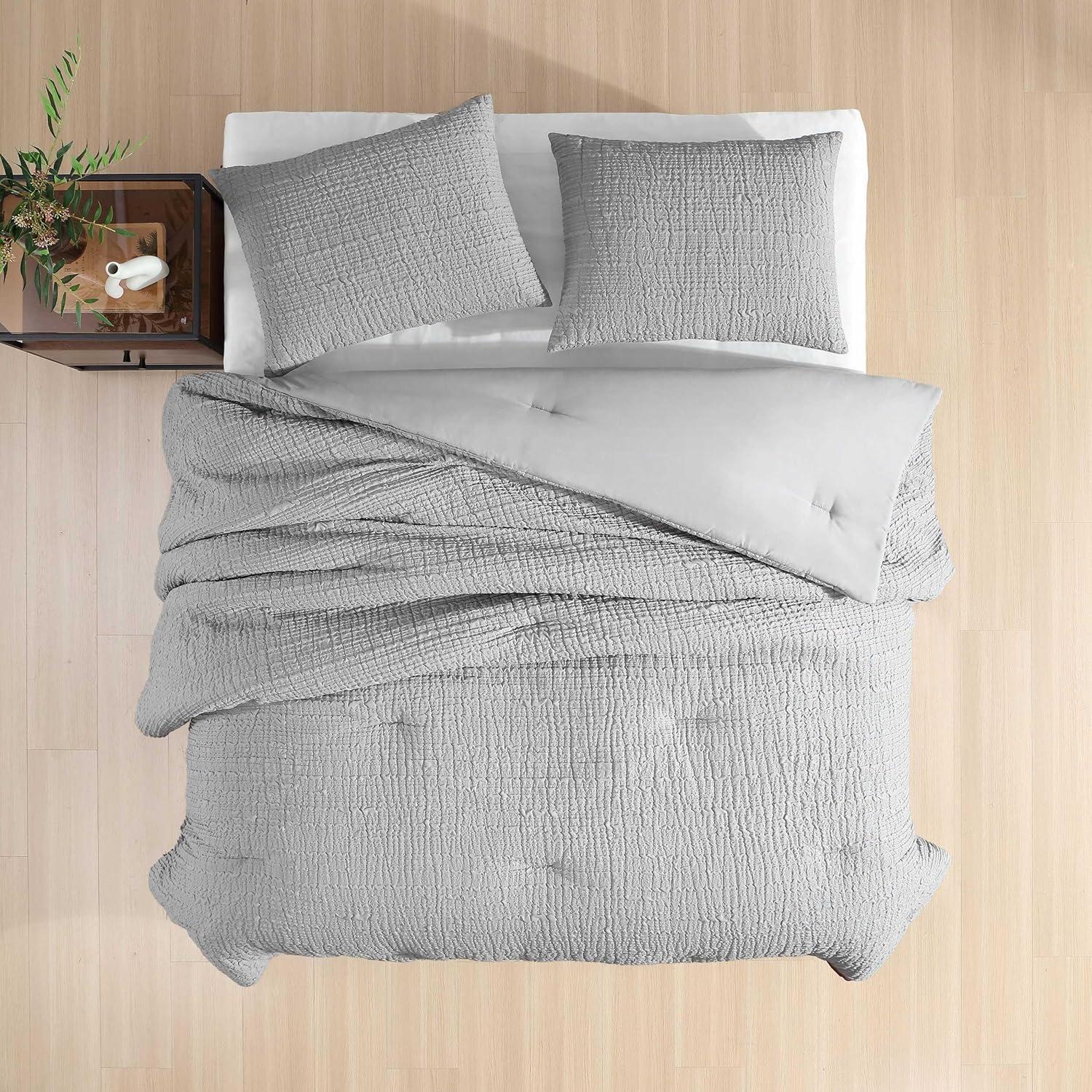 Kenneth Cole Serenity Wavy Lines Grey 3 Piece Comforter Set- Full/Queen