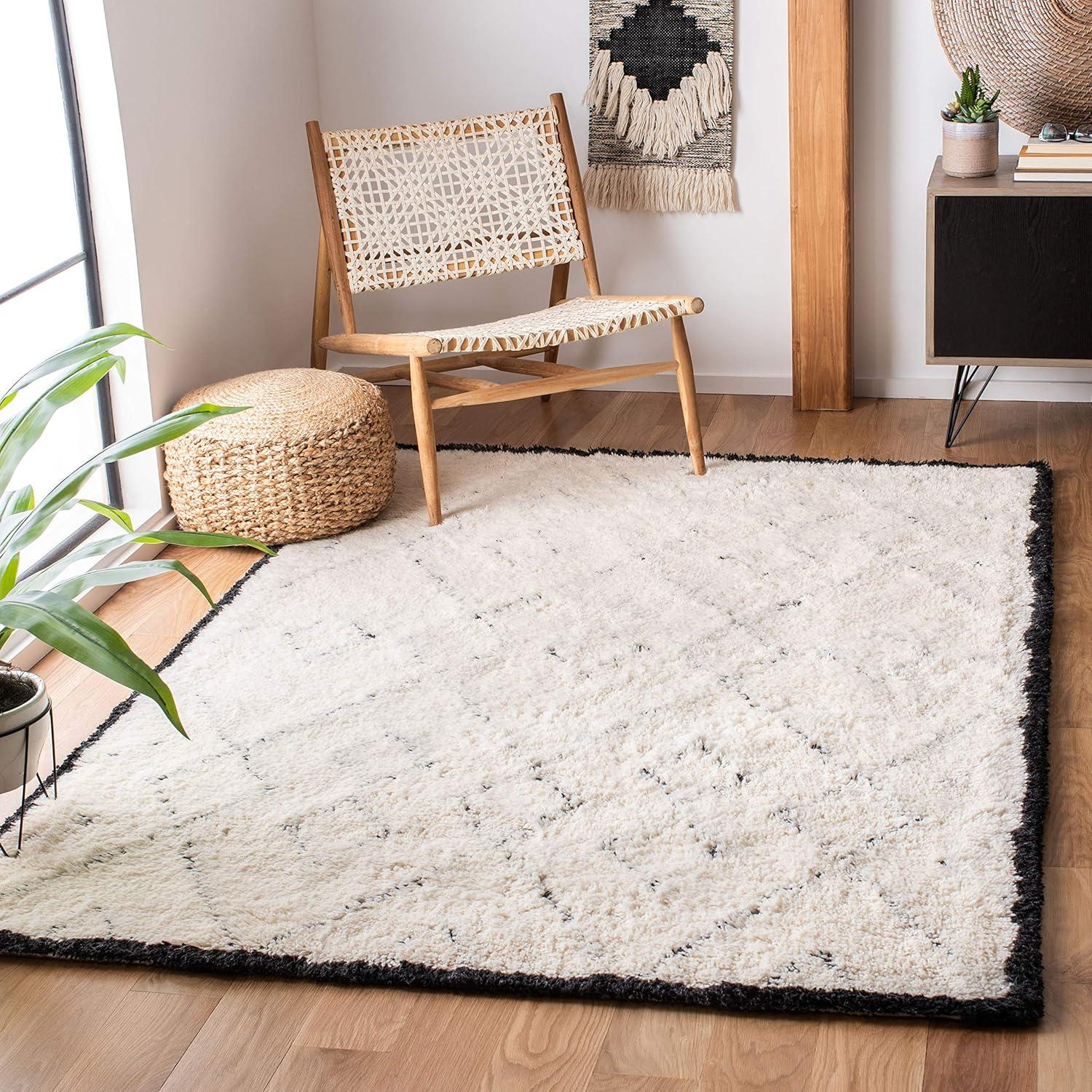 Casablanca CSB917 Hand Tufted Runner Rug - Ivory/Black - 2'6"x6' - Safavieh.