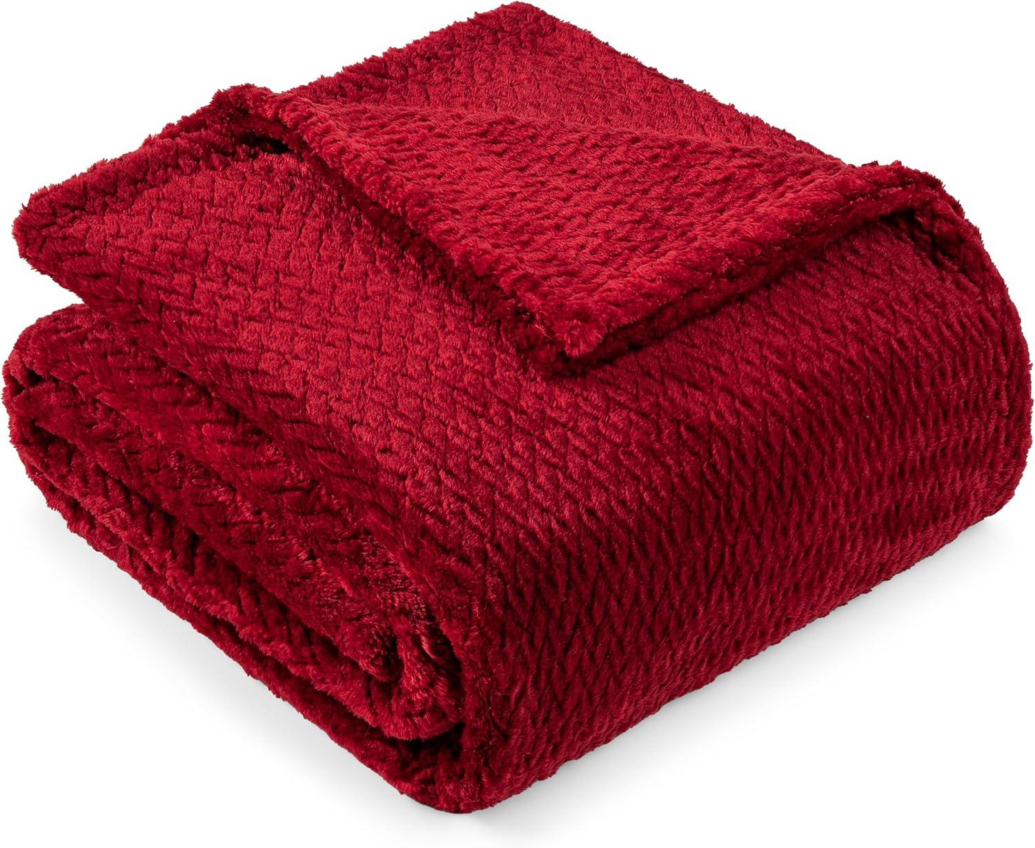 PAVILIA Lightweight Fleece Throw Blanket for Couch, Soft Warm Flannel Blankets for Bed